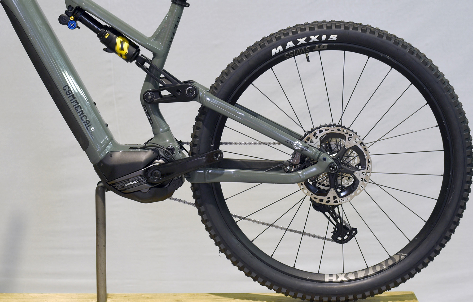 COMMENCAL META POWER 29 OHLINS EDITION KESWICK GREEN- M (21180802) 276km image number null
