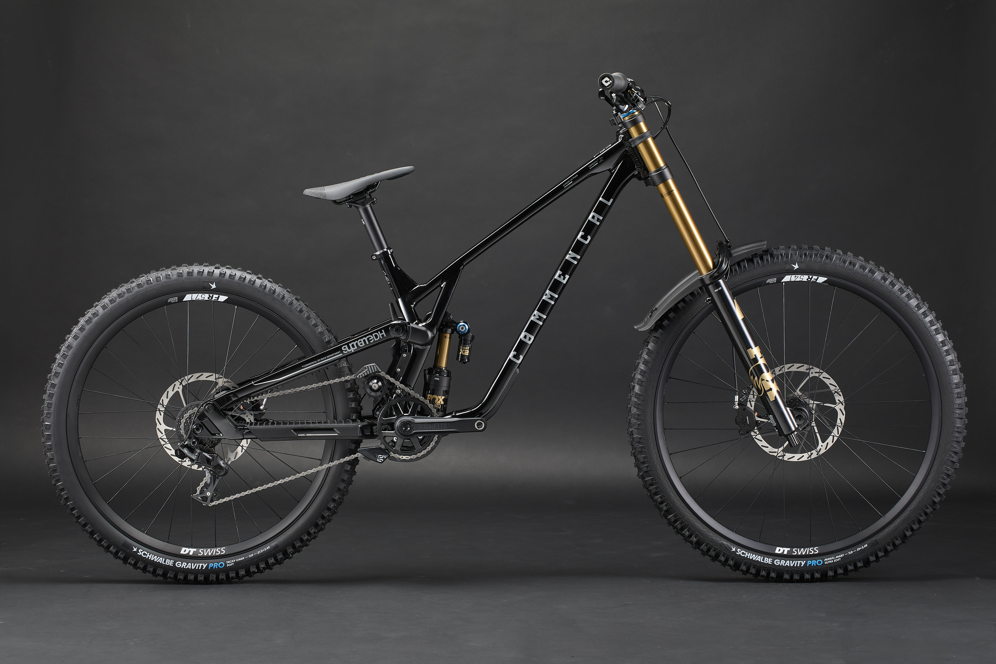 COMMENCAL SUPREME DH V5.2 SIGNATURE PURE BLACK 2027 image large number 0