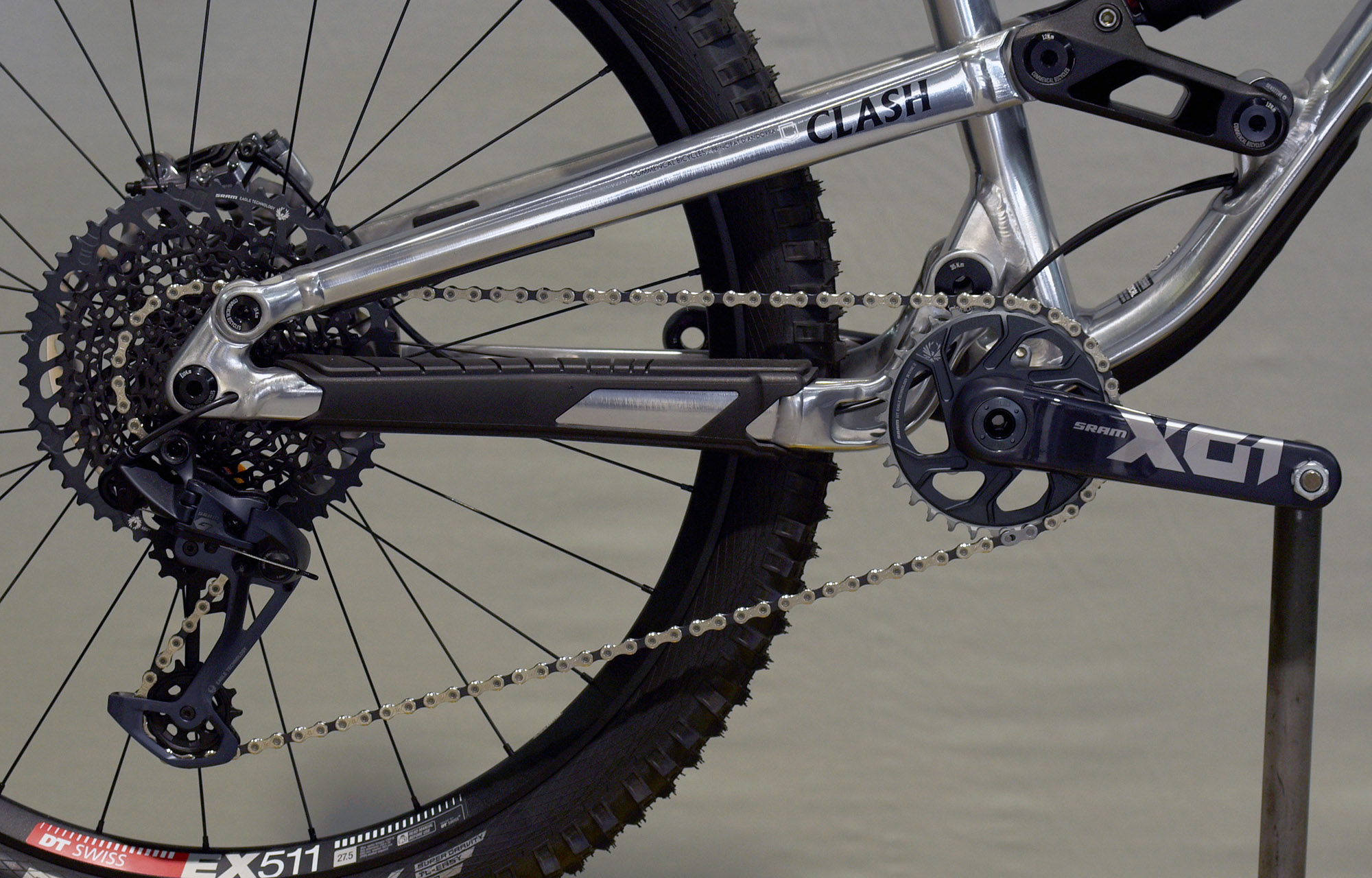 COMMENCAL CLASH HIGH POLISHED ALC - M (23100032) image number null