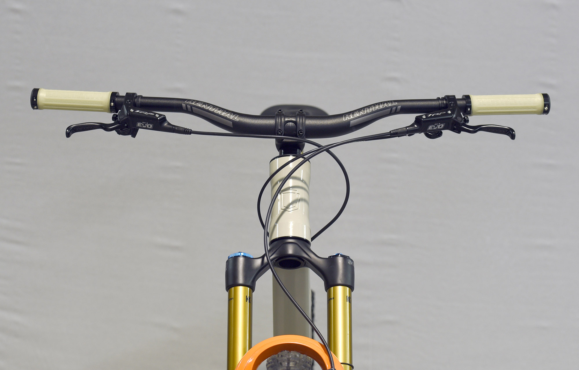 COMMENCAL META V5 T-TYPE CHALK - L (23120903) image number null