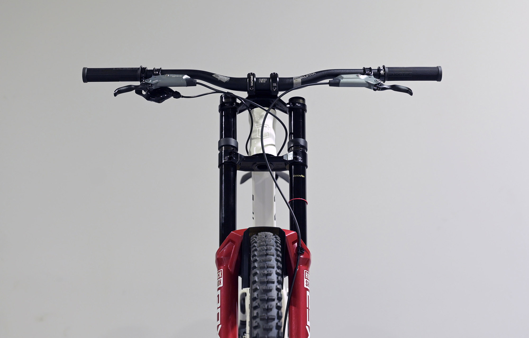 COMMENCAL SUPREME DH V5 ROCKSHOX PURE WHITE - L (24157103) image cover number large 2