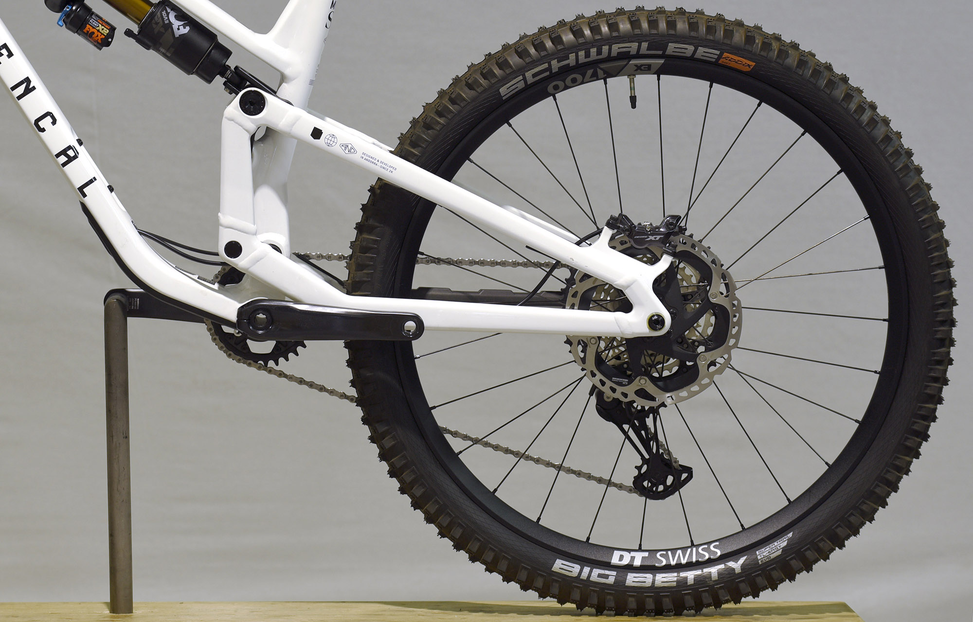 COMMENCAL META SX V5 SIGNATURE CLEAR SILVER - L (23131903) image number null