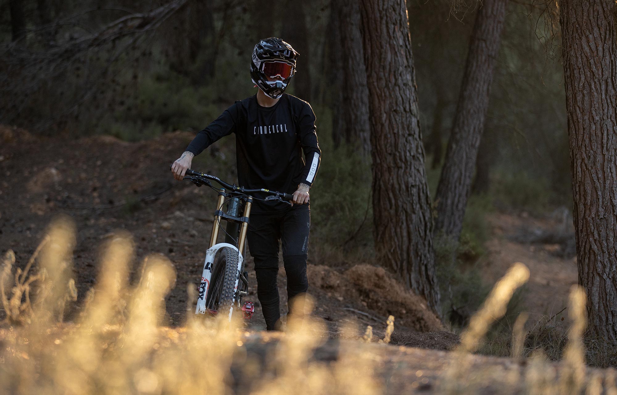 COMMENCAL LONG SLEEVE HARDY JERSEY ESSENTIAL BLACK image number 5