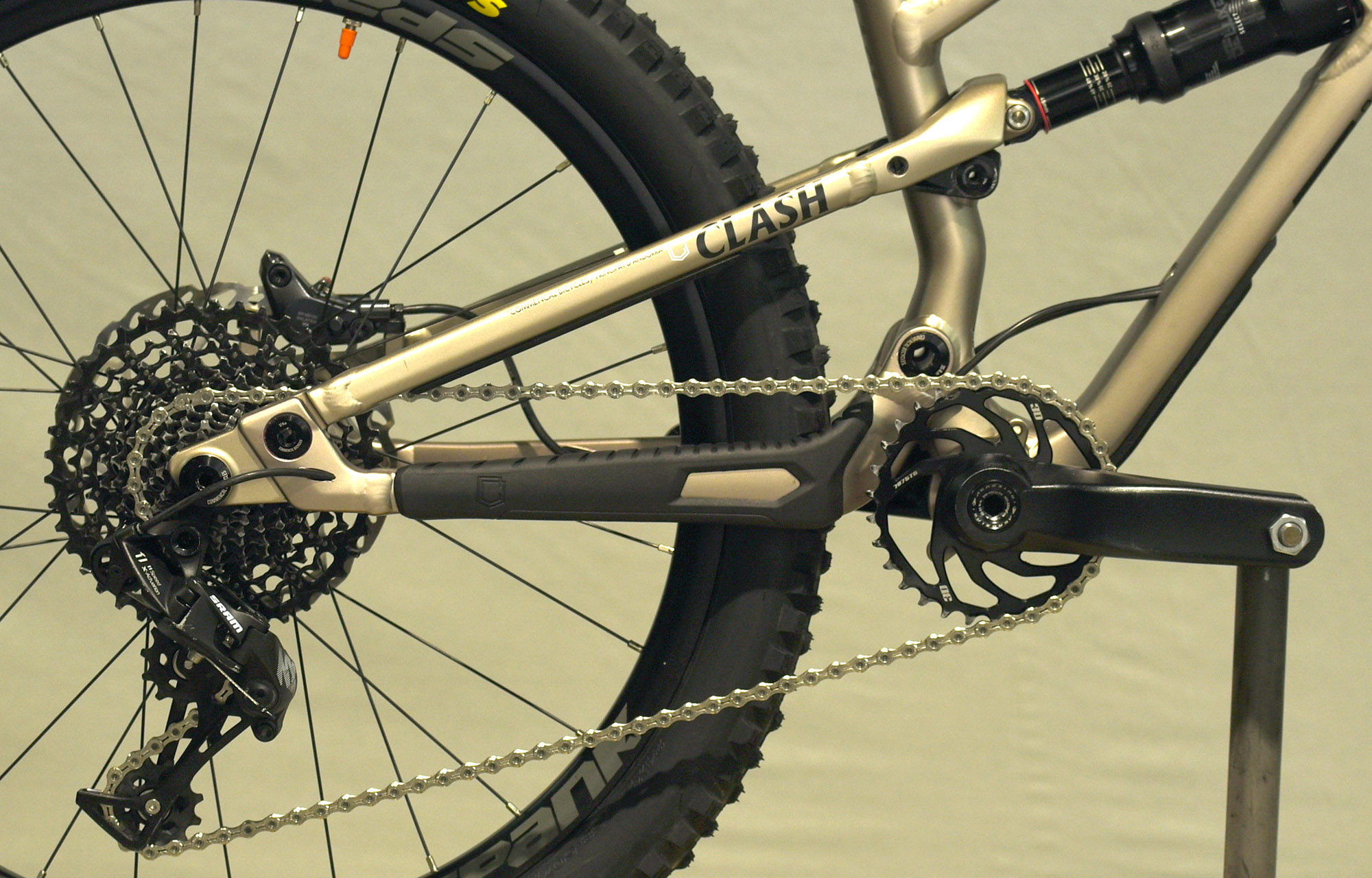 COMMENCAL CLASH 24 V2 CHAMPAGNE - 24 (22170600) image number null