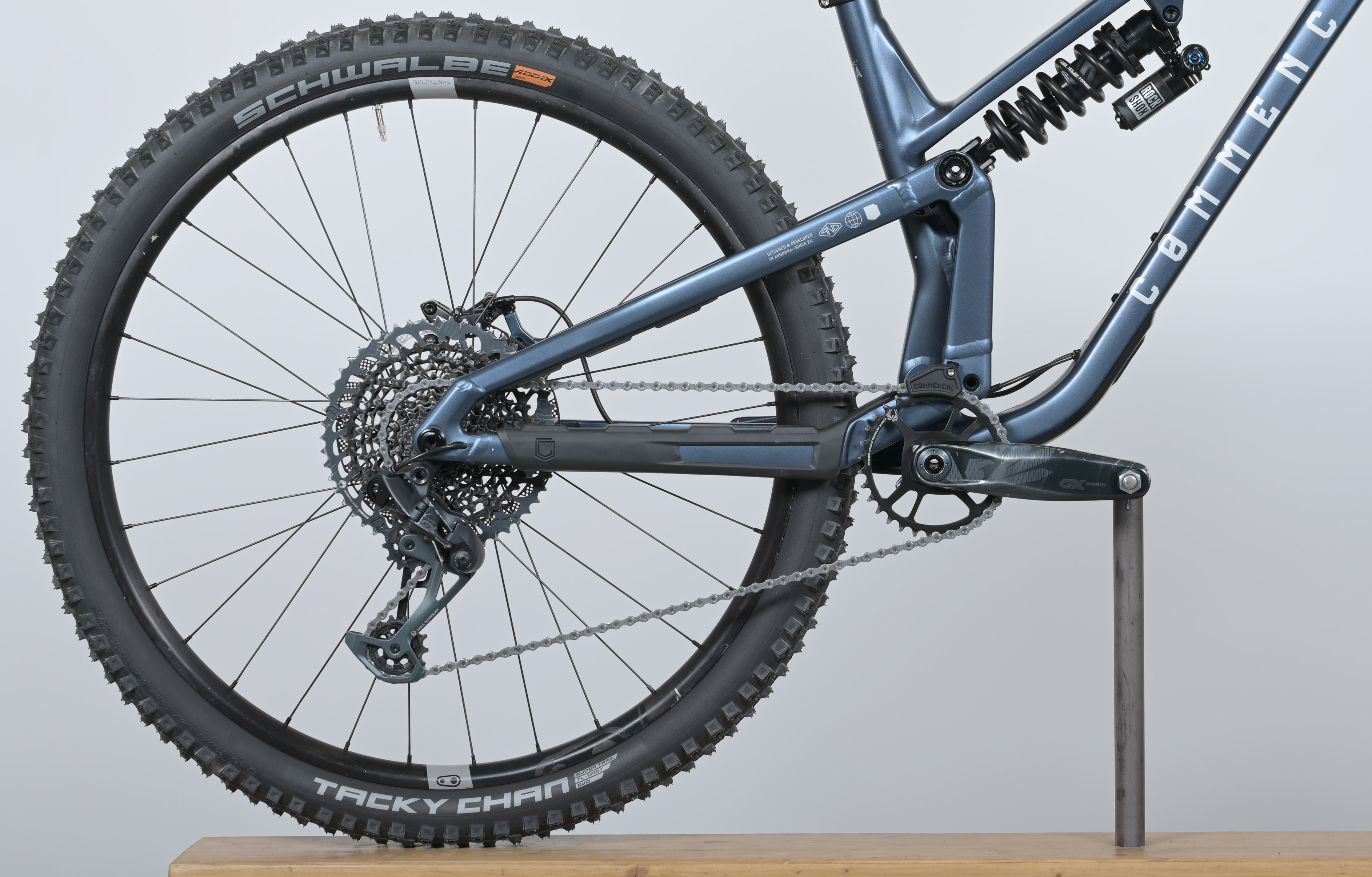 COMMENCAL META V5 RACE SPARKLY BLUE - M (23121302) image cover number large 0