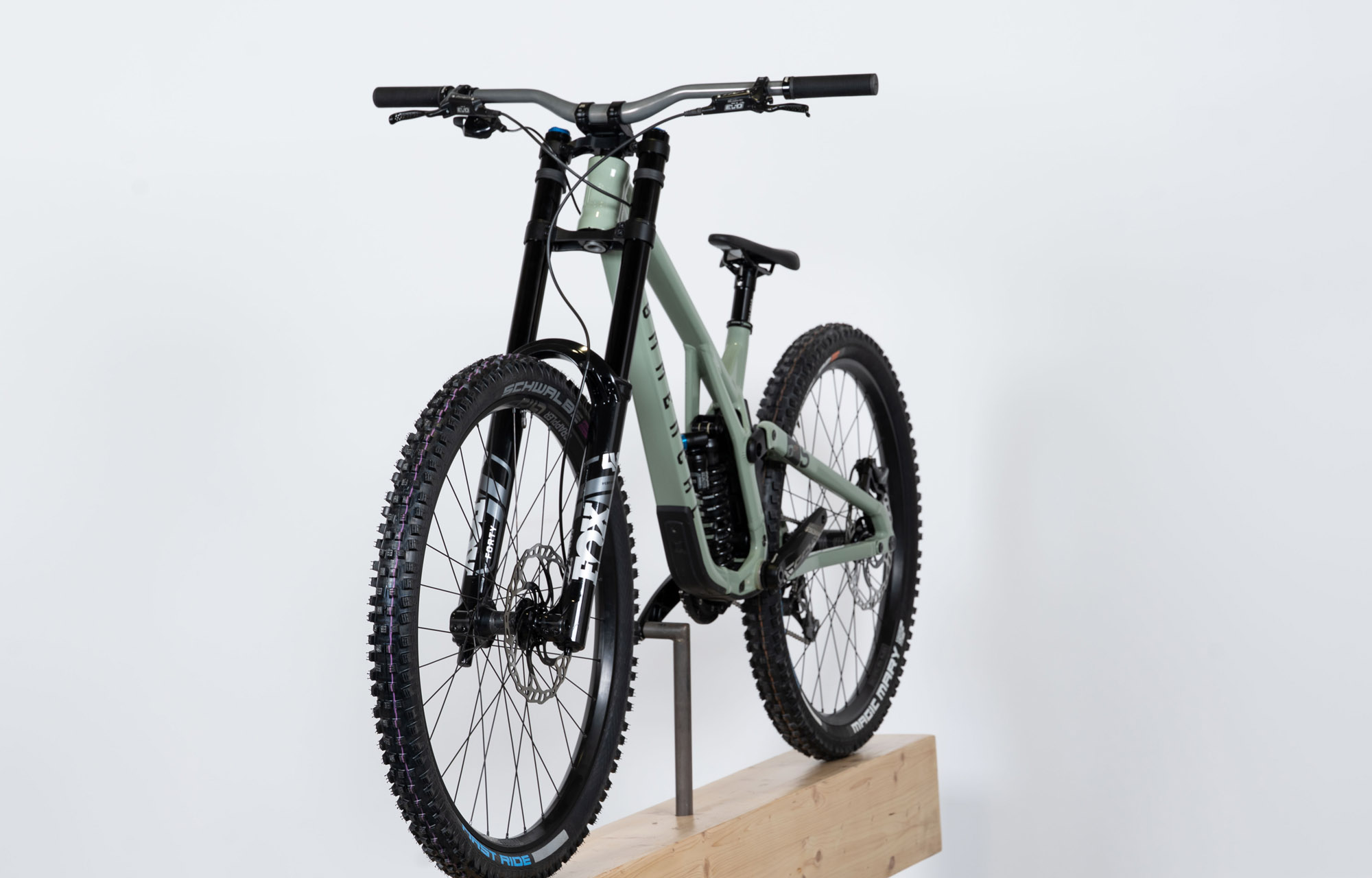 COMMENCAL SUPREME DH V5 ESSENTIAL HERITAGE GREEN - S (22150801) image large number 4