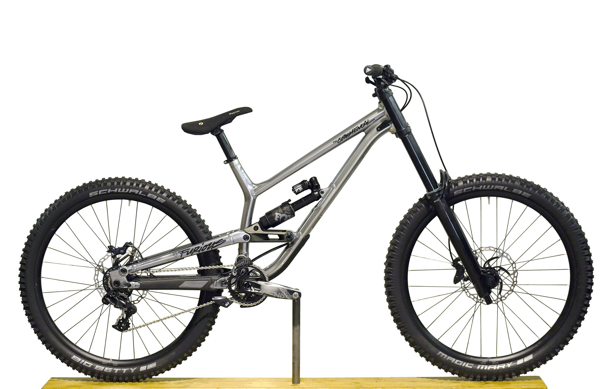 COMMENCAL FURIOUS ESSENTIAL GUN METAL- M (21151002) image number null