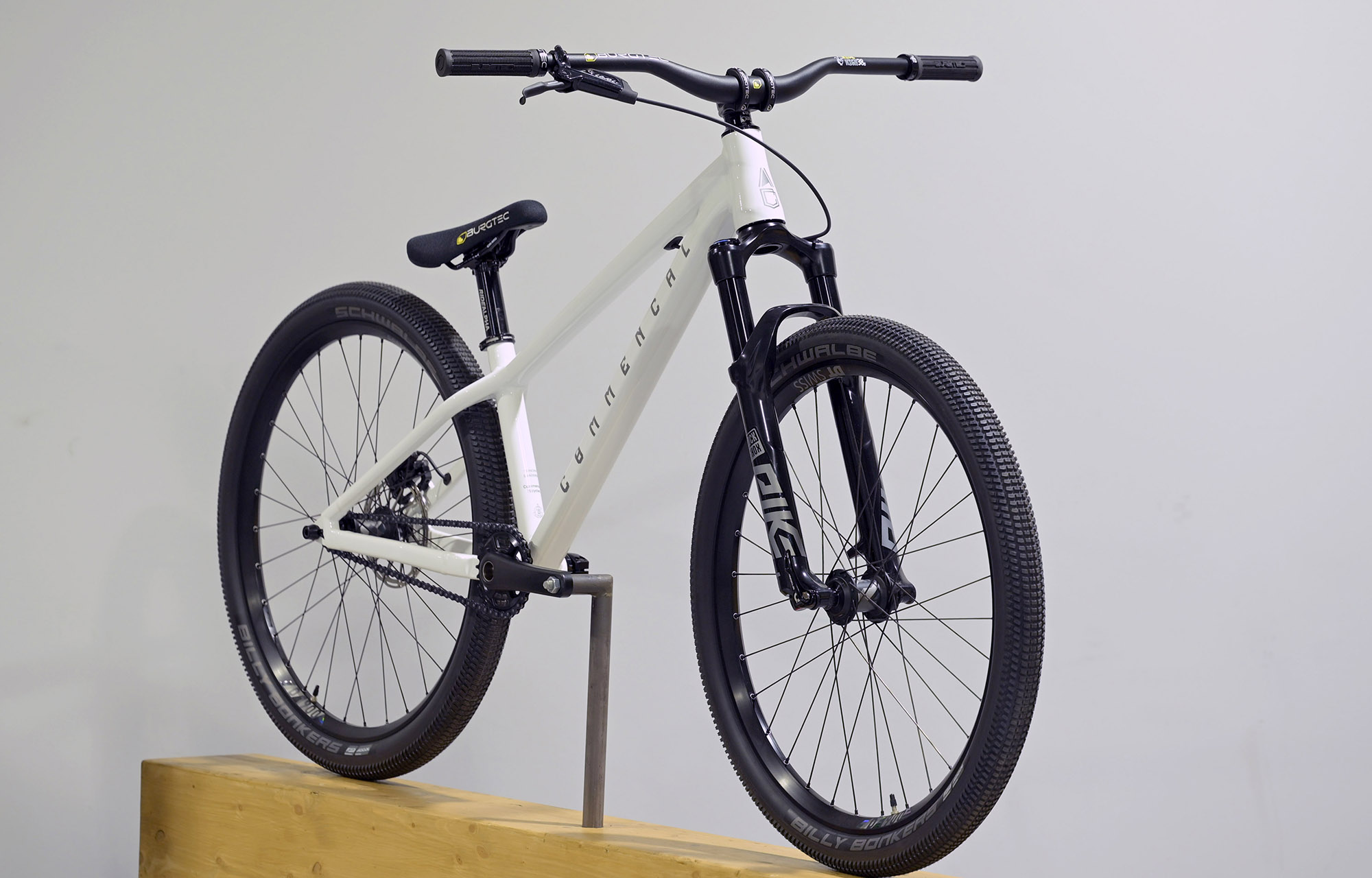 COMMENCAL ABSOLUT PIKE BLACK PURE WHITE - M (24141302) image cover number large 1