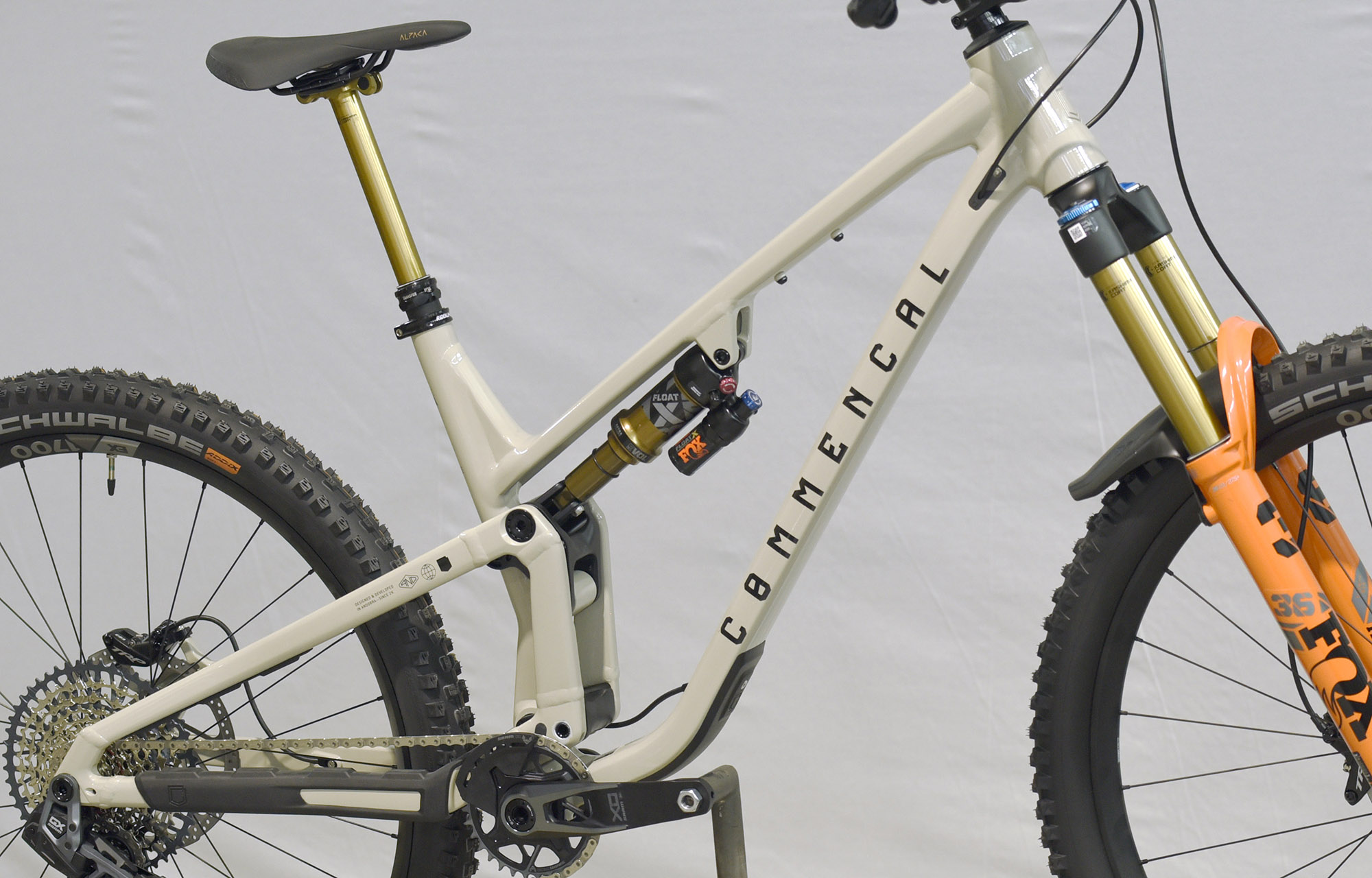 COMMENCAL META V5 T-TYPE CHALK - L (23120903) image number null