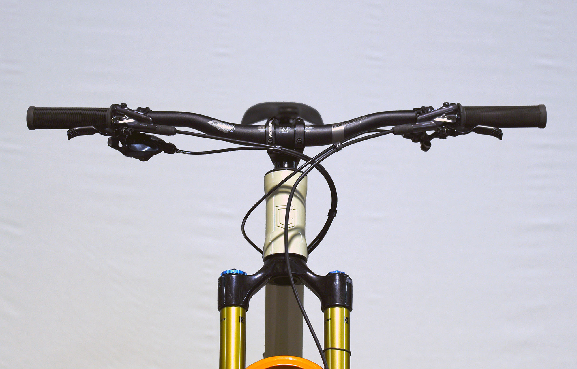 COMMENCAL META V5 CHALK [COMMENCAL TEAM] ALC - M (23100051) image number null