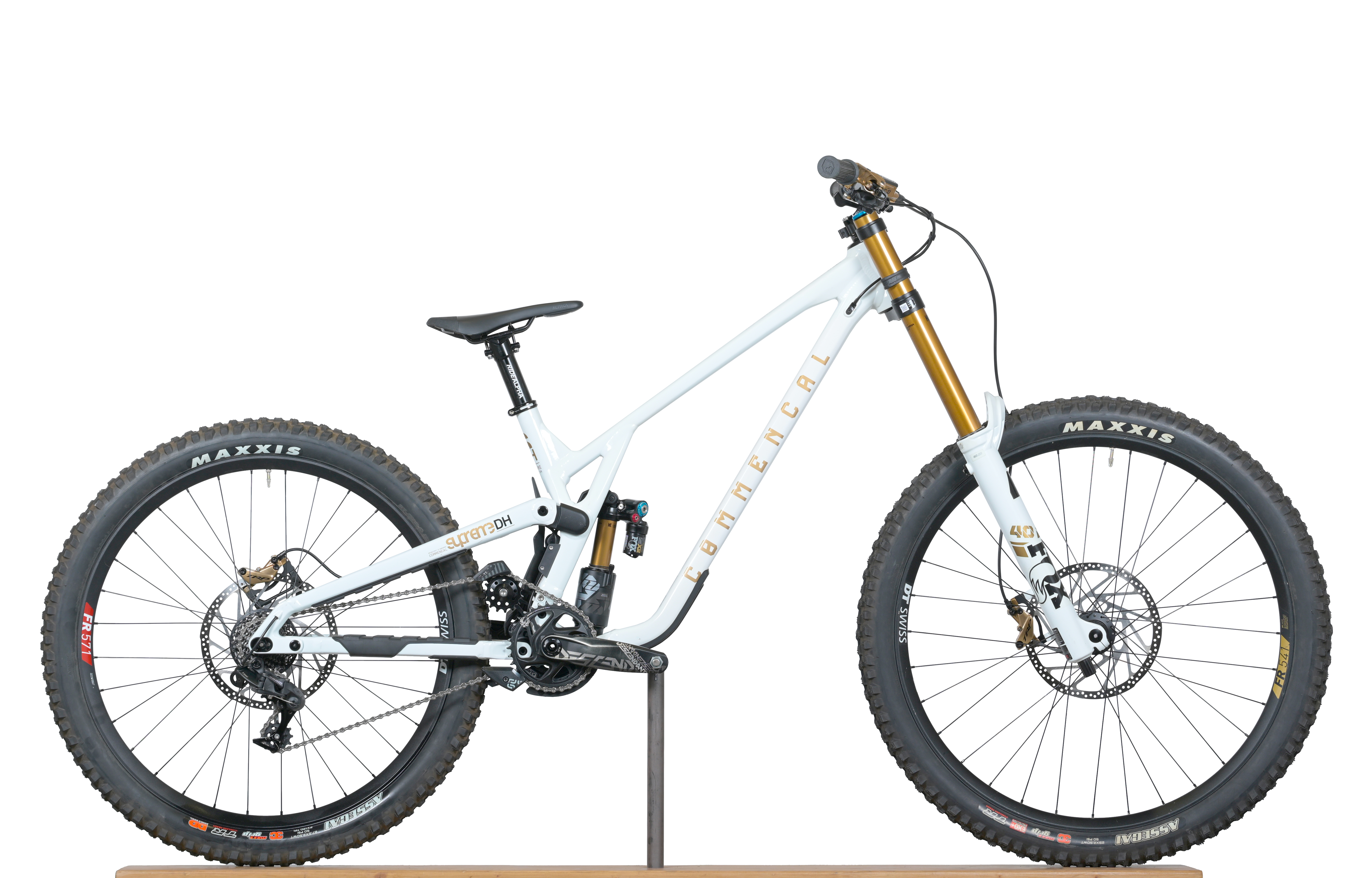 COMMENCAL SUPREME DH V5 SIGNATURE LTD PURE WHITE - L (23151003) image number null