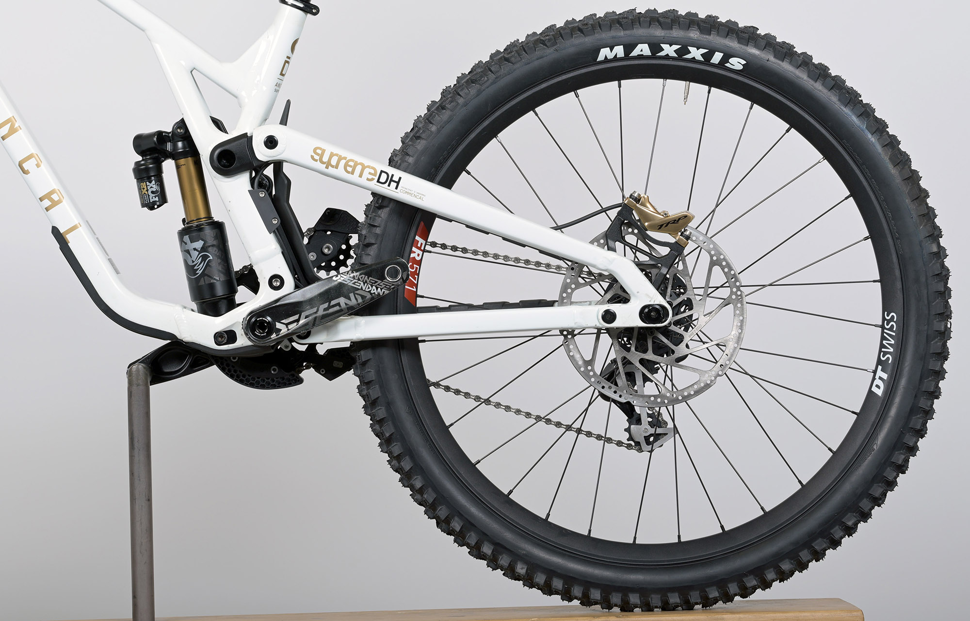 COMMENCAL SUPREME DH V5 SIGNATURE LTD PURE WHITE - L (23151003) image cover number large 3