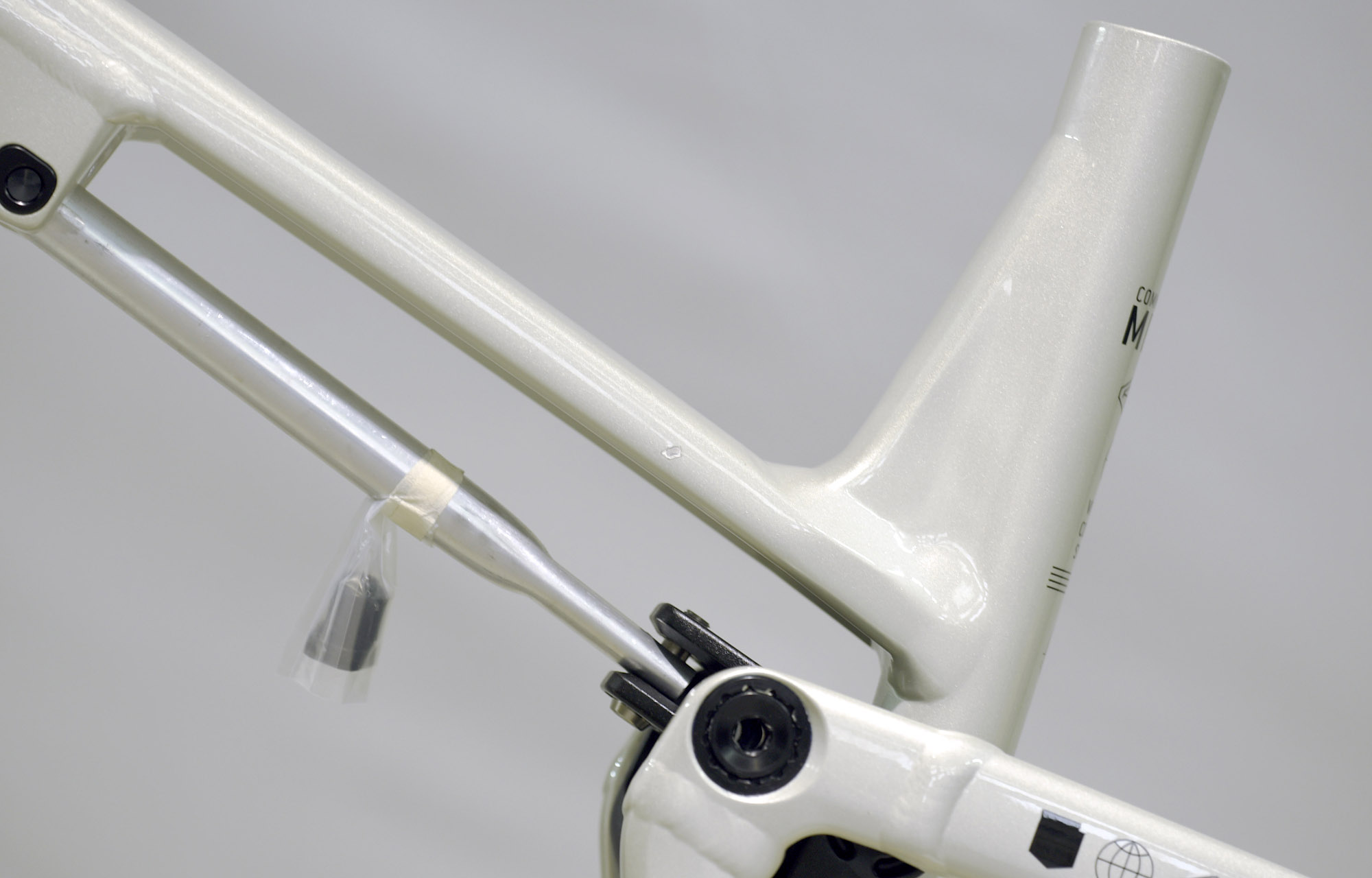 FRAME COMMENCAL META V5 CLEAR SILVER - L (23220503) image number null
