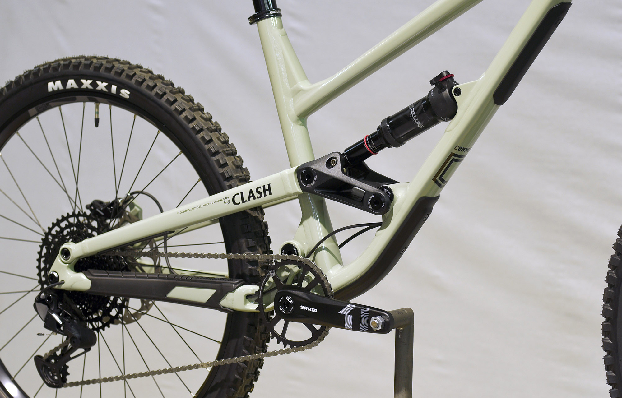 COMMENCAL CLASH ORIGIN HERITAGE GREEN - L (22131103) image number null