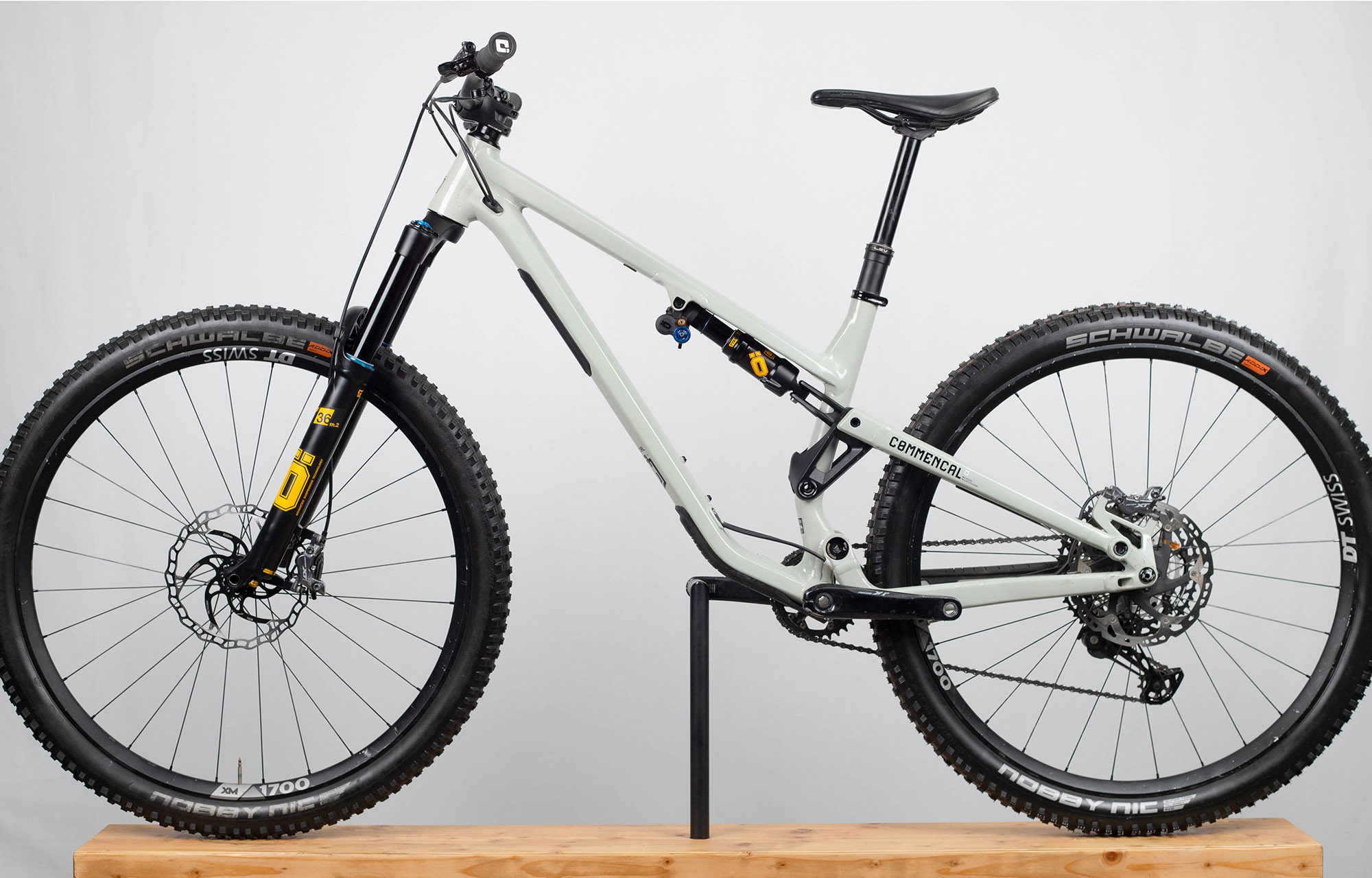 COMMENCAL META TR V4 OHLINS EDITION ASH GREY - M (22120602) image number null