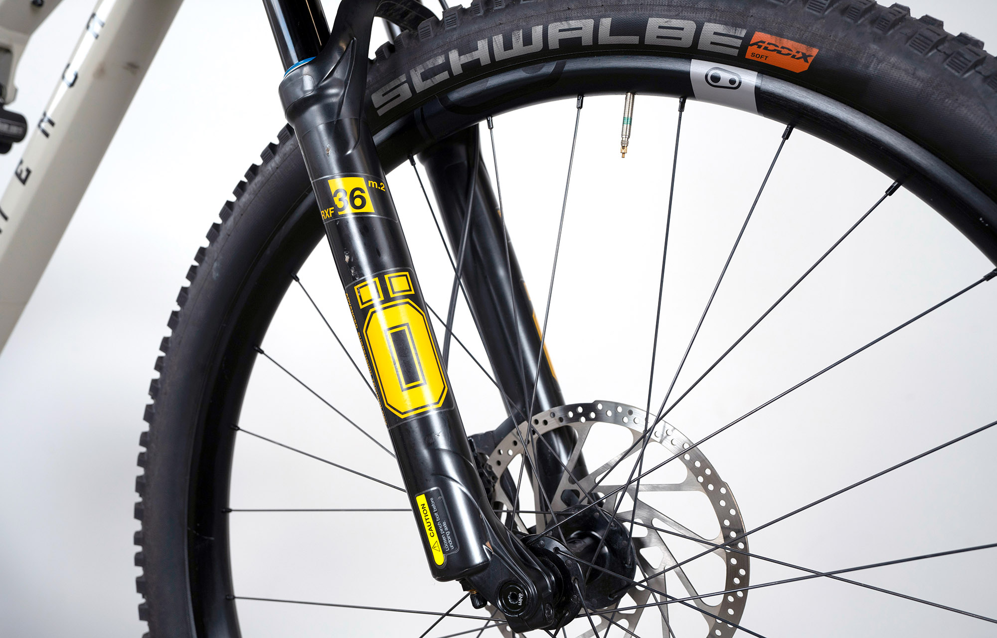 COMMENCAL T.E.M.P.O. OHLINS EDITION CHALK - M (22123902) image number null