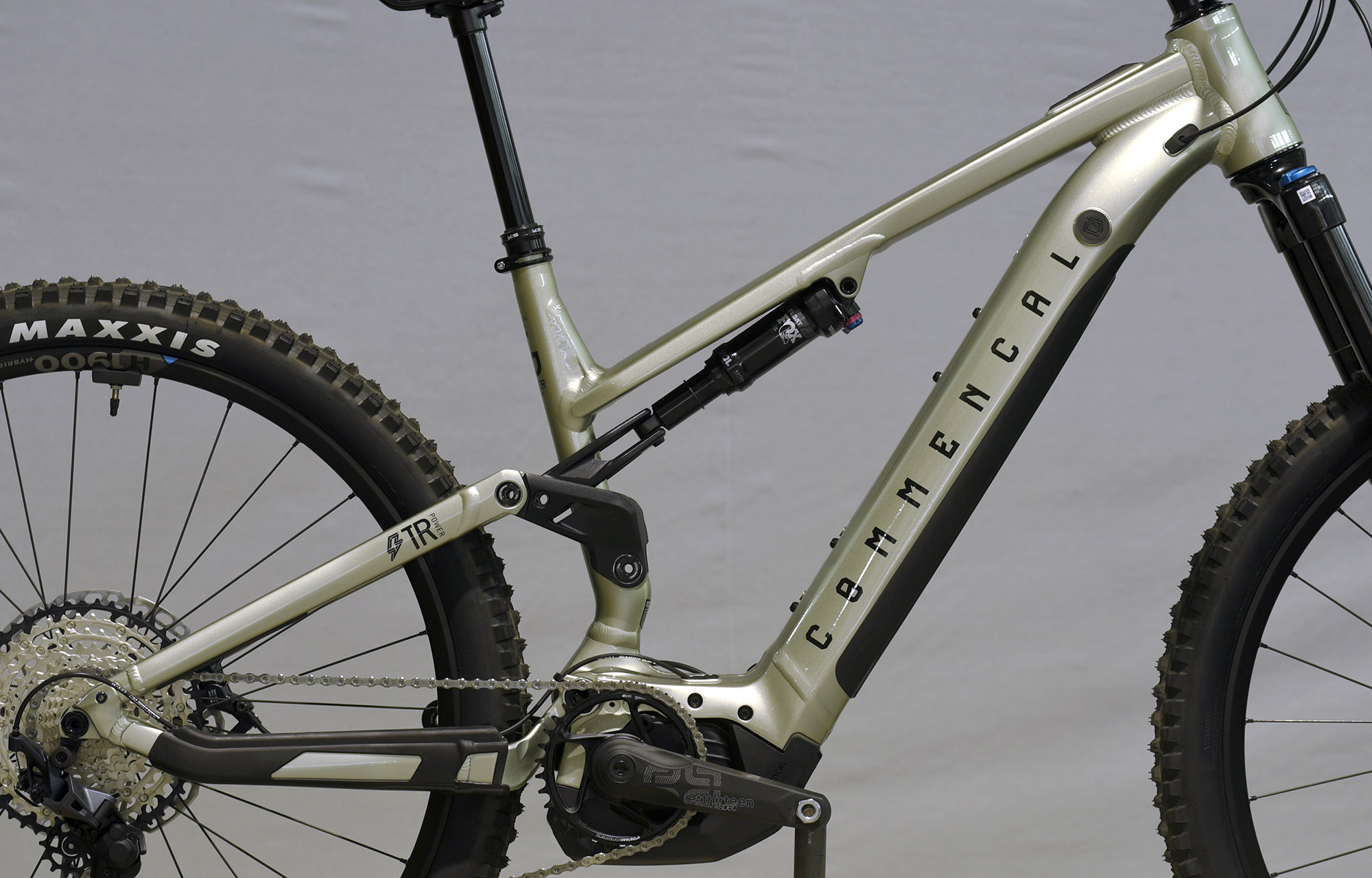 COMMENCAL META POWER TR BOSCH ESSENTIAL 70´S GREEN - L (22182303) 0km image number null