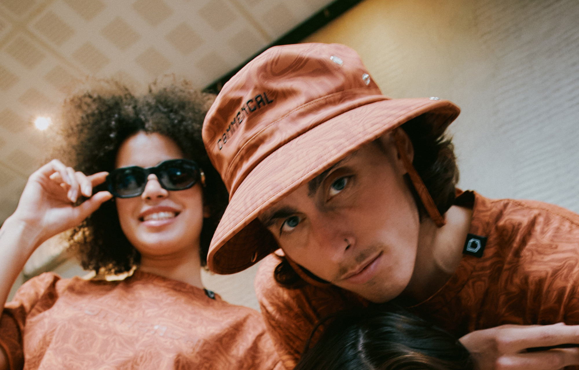 COMMENCAL HAT 70s PARTY image number 3
