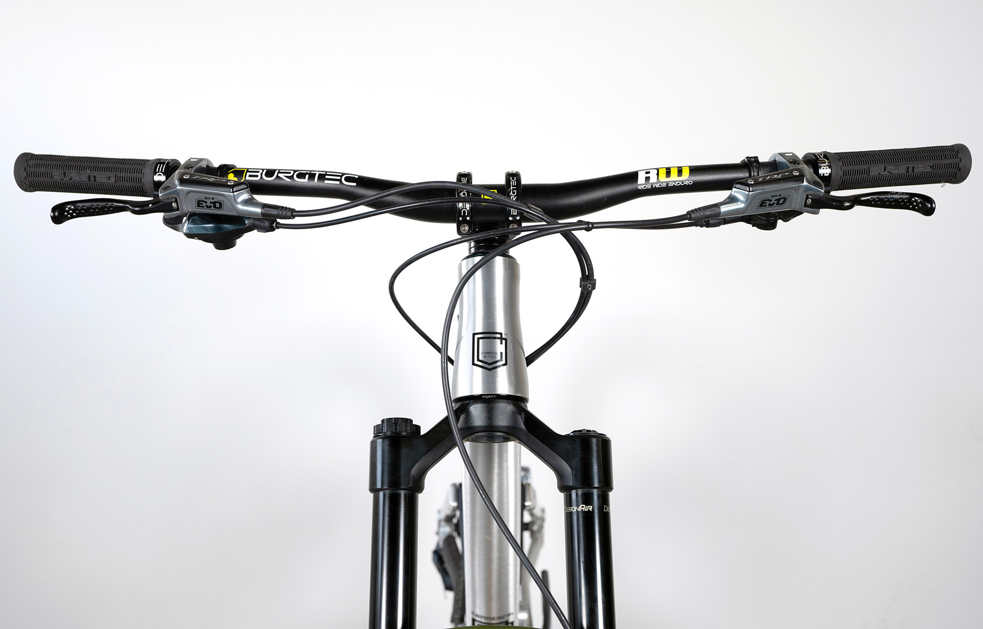 COMMENCAL META TR V4 BRUSHED RACE ALC (M) image number null