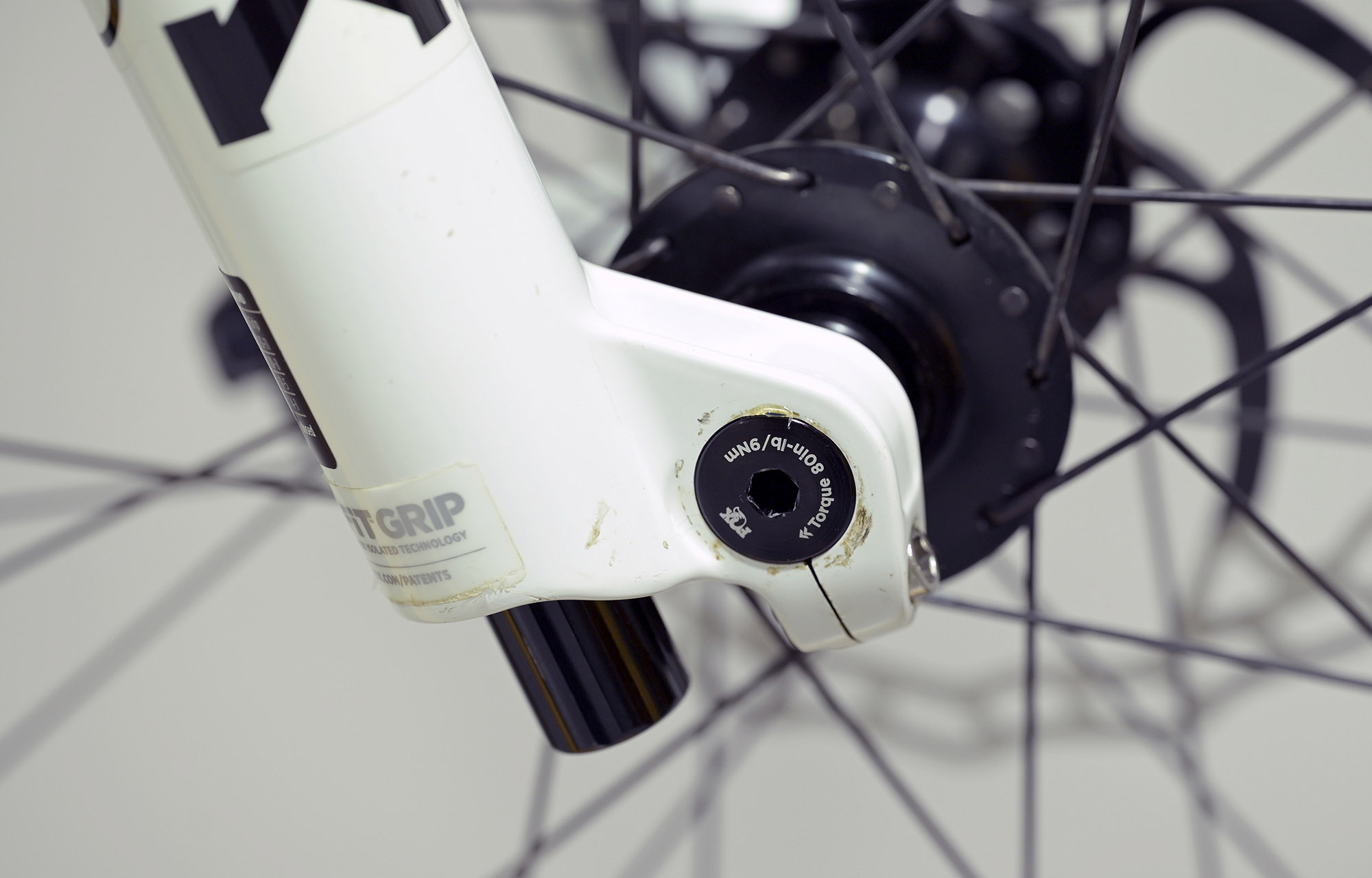 COMMENCAL META V5 ESSENTIAL PURE WHITE - M (23121202) image cover number large 9