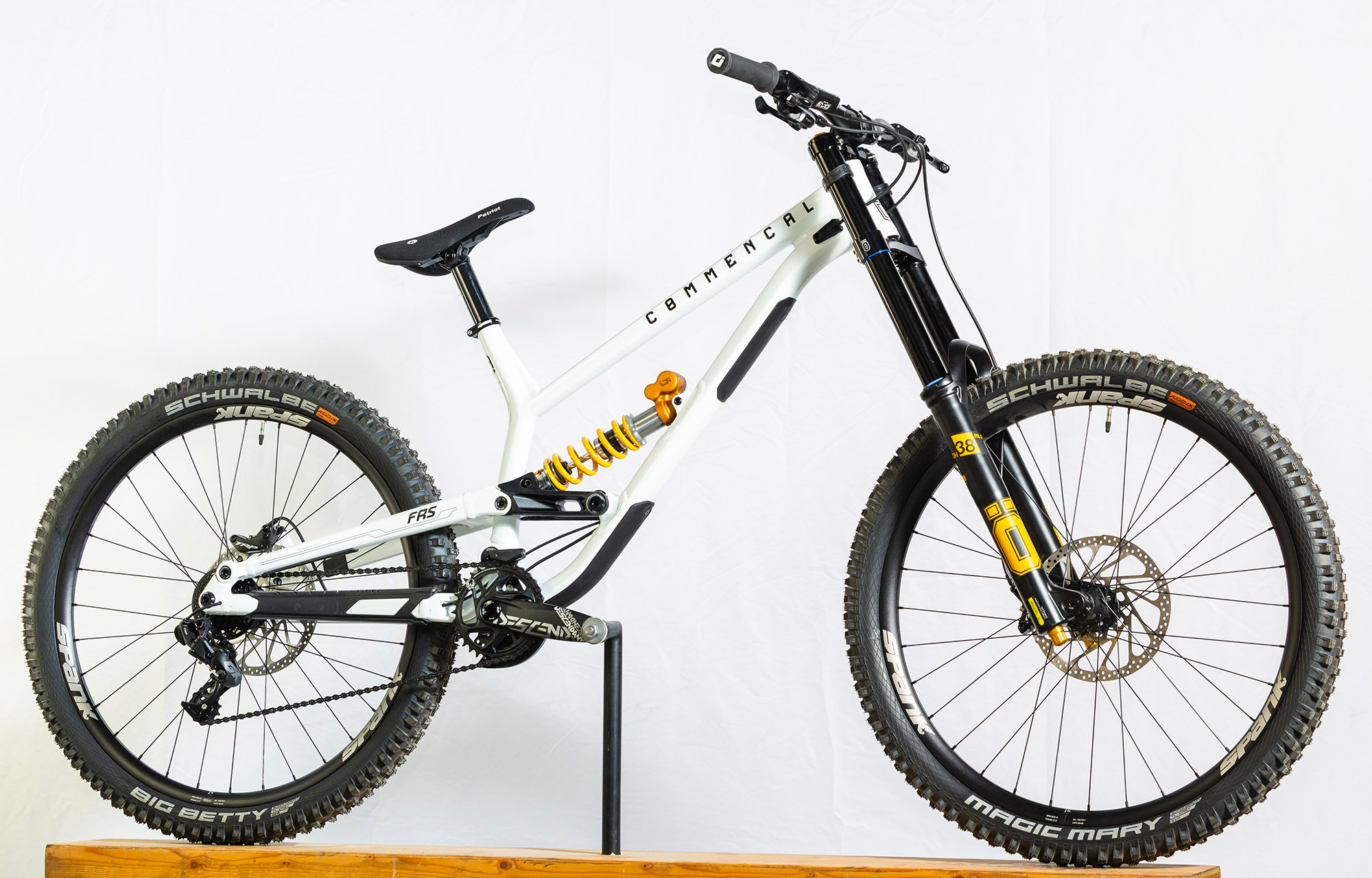 COMMENCAL FRS OHLINS PURE WHITE  - L (223150603) image cover number large 0