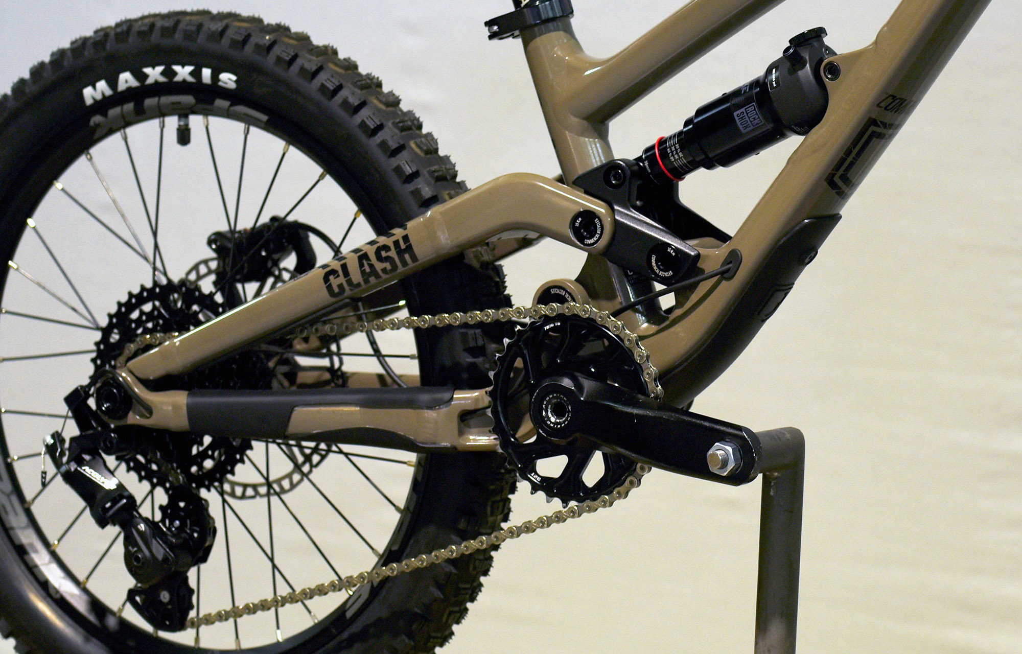 COMMENCAL CLASH 20 V1 DIRT - 20 (21175000) image number null