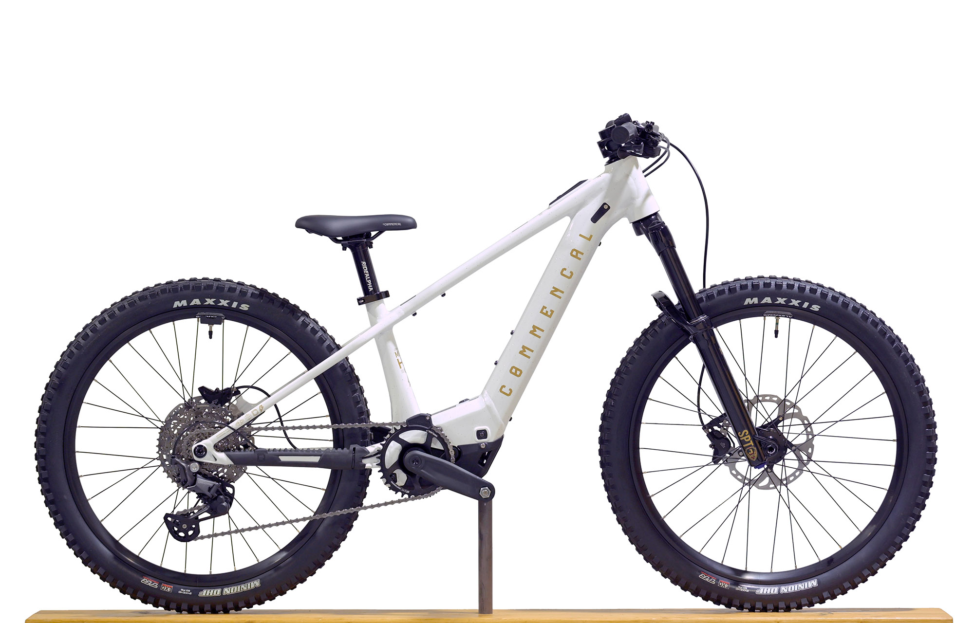 COMMENCAL META HT 24 POWER GLITTERY WHITE - (24173700) 1 km image number null