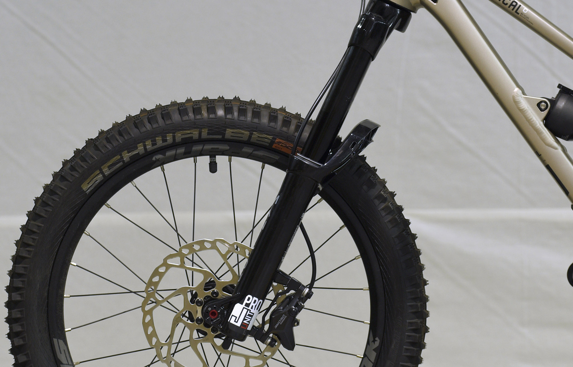 COMMENCAL CLASH 20 V2 CHAMPAGNE - (22170500) image number null
