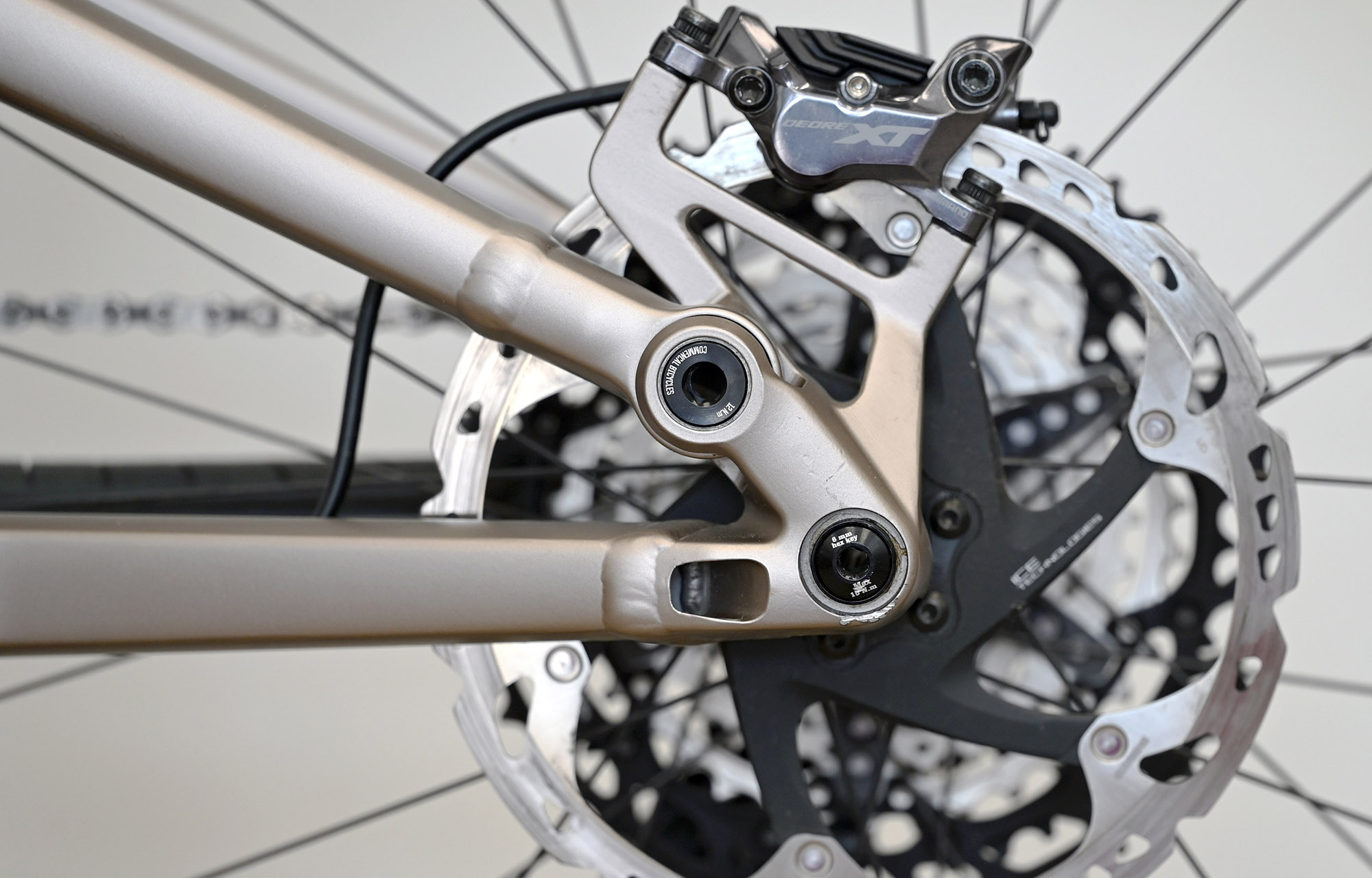 COMMENCAL META SX V4 SIGNATURE CHAMPAGNE - XL (22131004) image number null