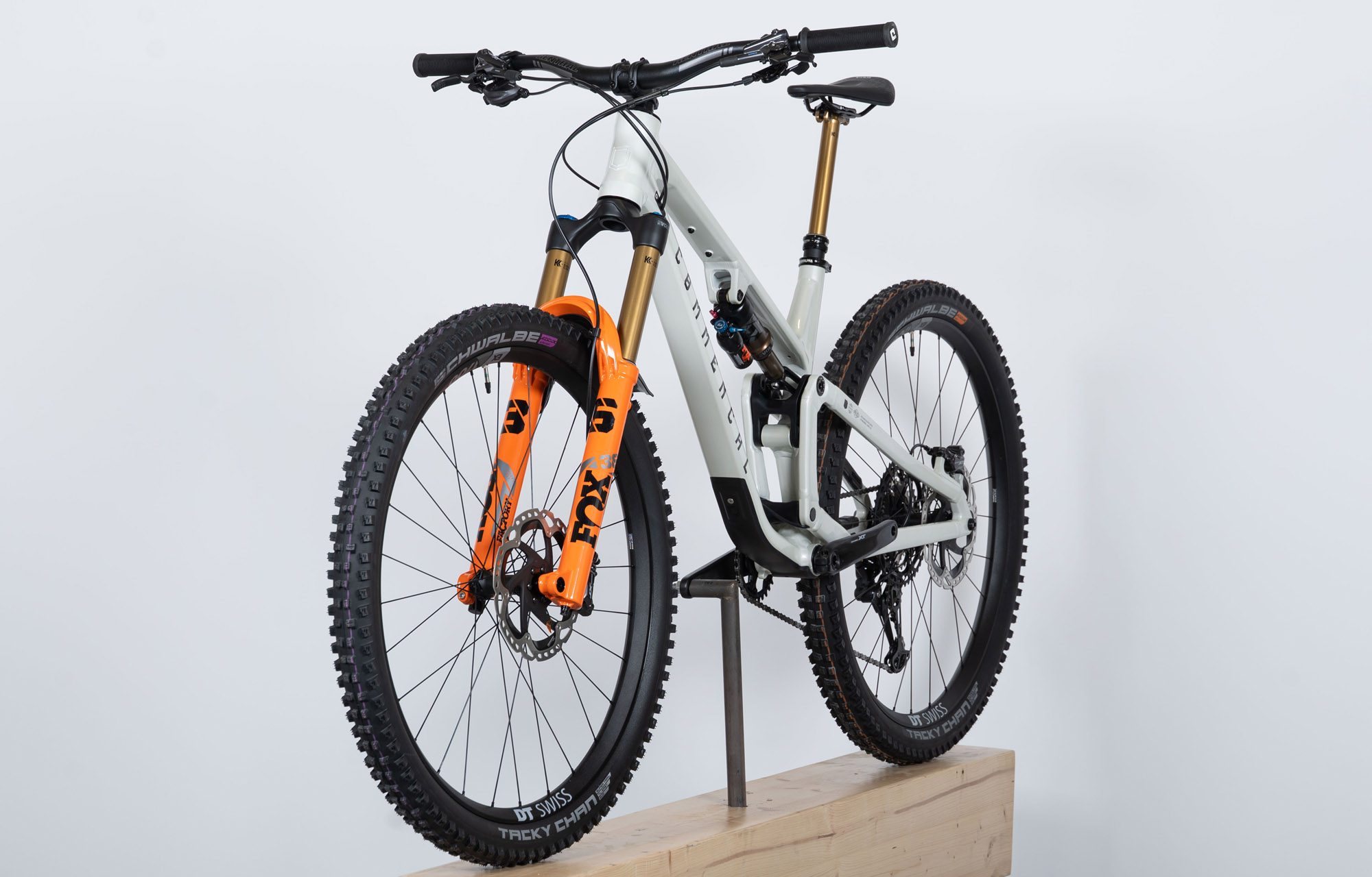 COMMENCAL META V5 SIGNATURE CLEAR SILVER - L (23121003) image large number 4