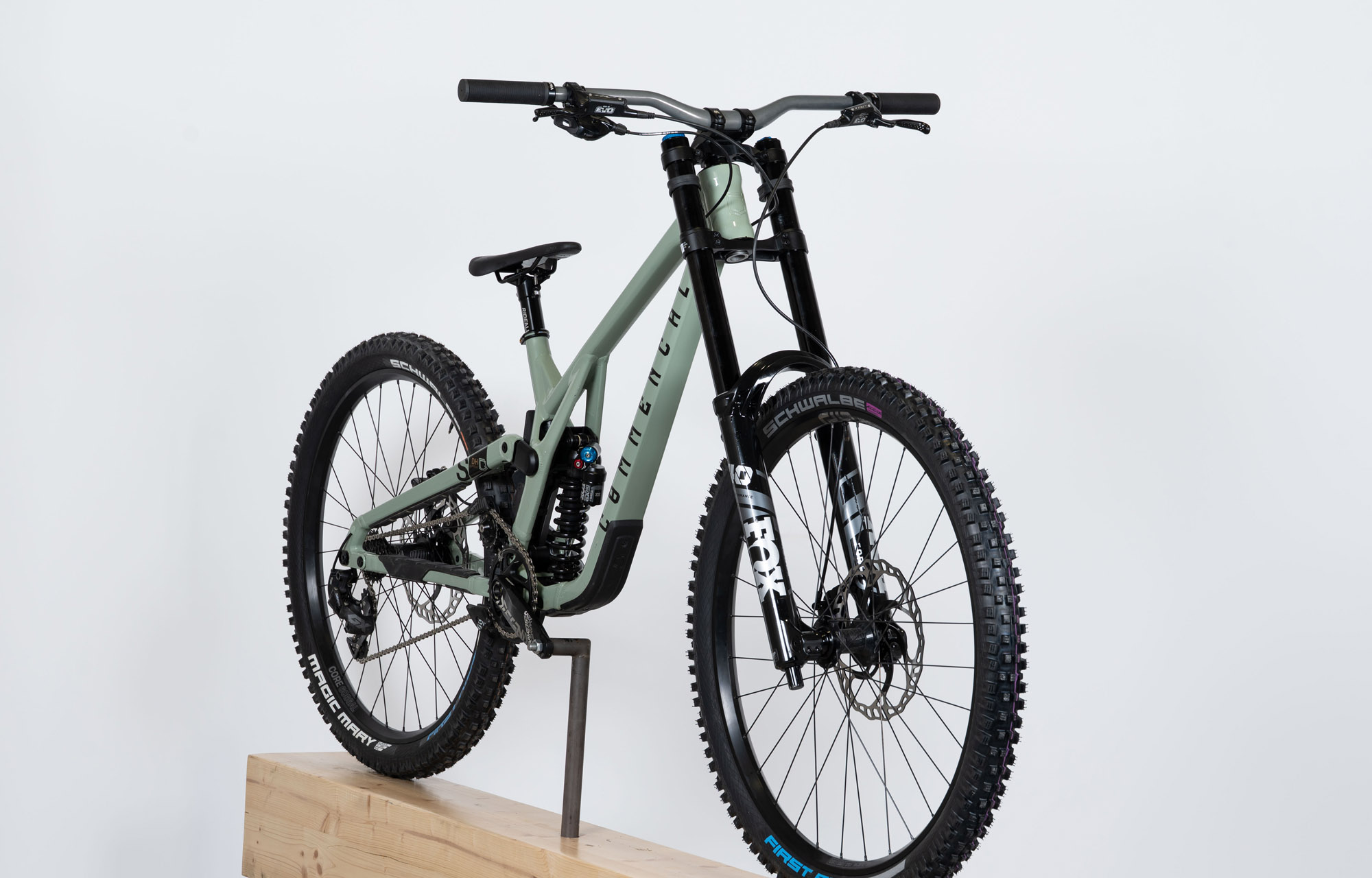 COMMENCAL SUPREME DH V5 ESSENTIAL HERITAGE GREEN - S (22150801) image large number 2