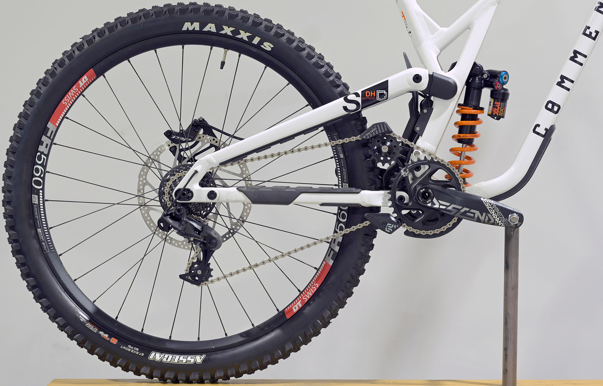 COMMENCAL SUPREME DH V5 SIGNATURE PURE WHITE - S (22150901) image cover number large 0