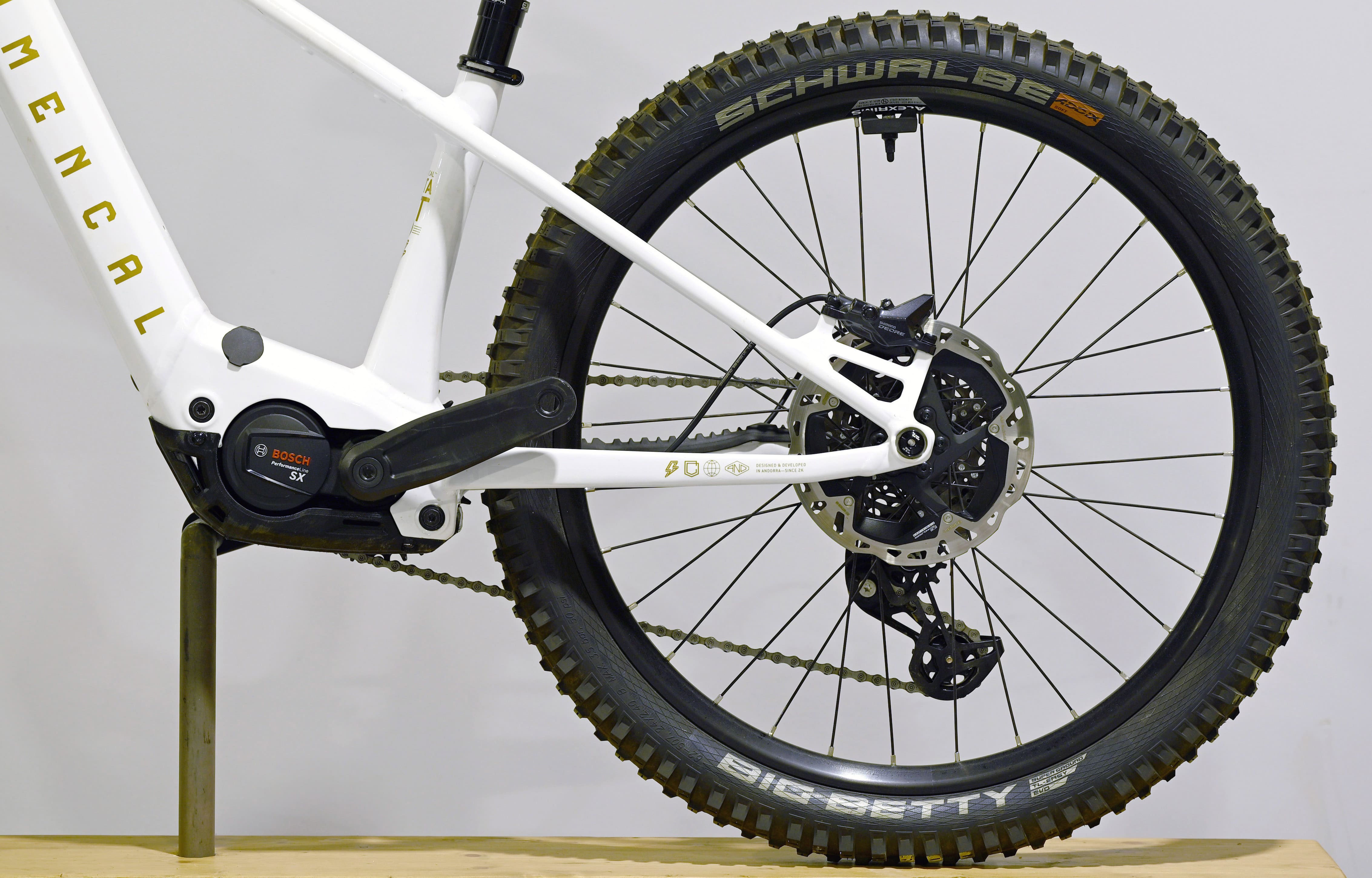 COMMENCAL META HT 24 POWER GLITTERY WHITE -  (24100007) 27 km image number null