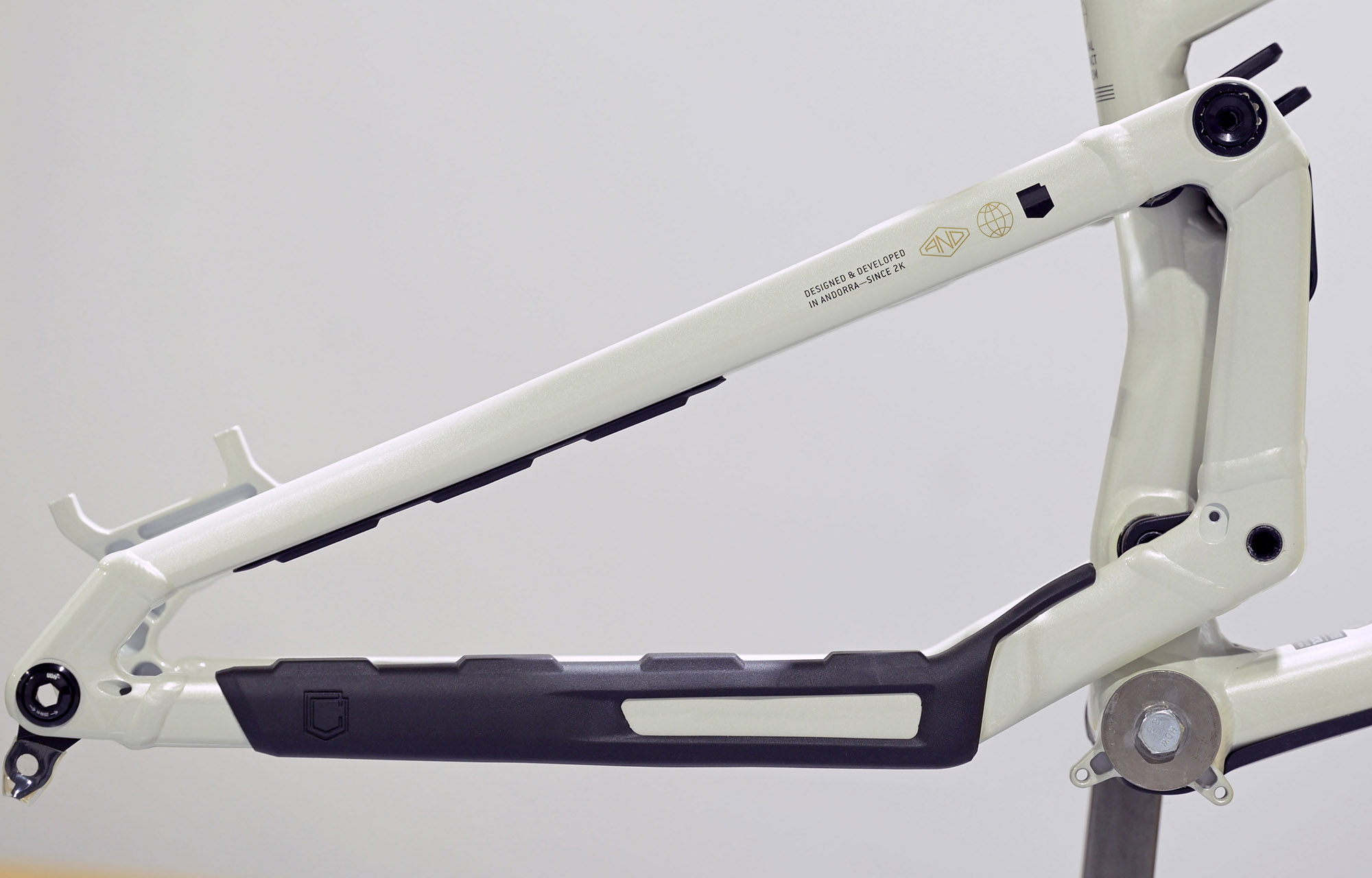 FRAME COMMENCAL META SX V5 CLEAR SILVER - M (23230402) image cover number large 0