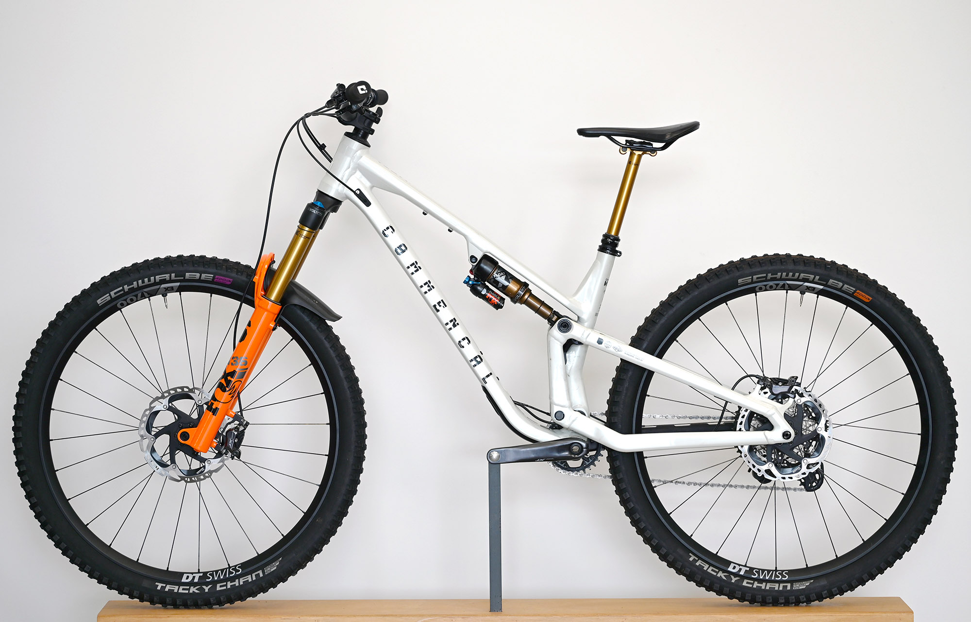 COMMENCAL META V5 SIGNATURE CLEAR SILVER - M (23121002) image number null