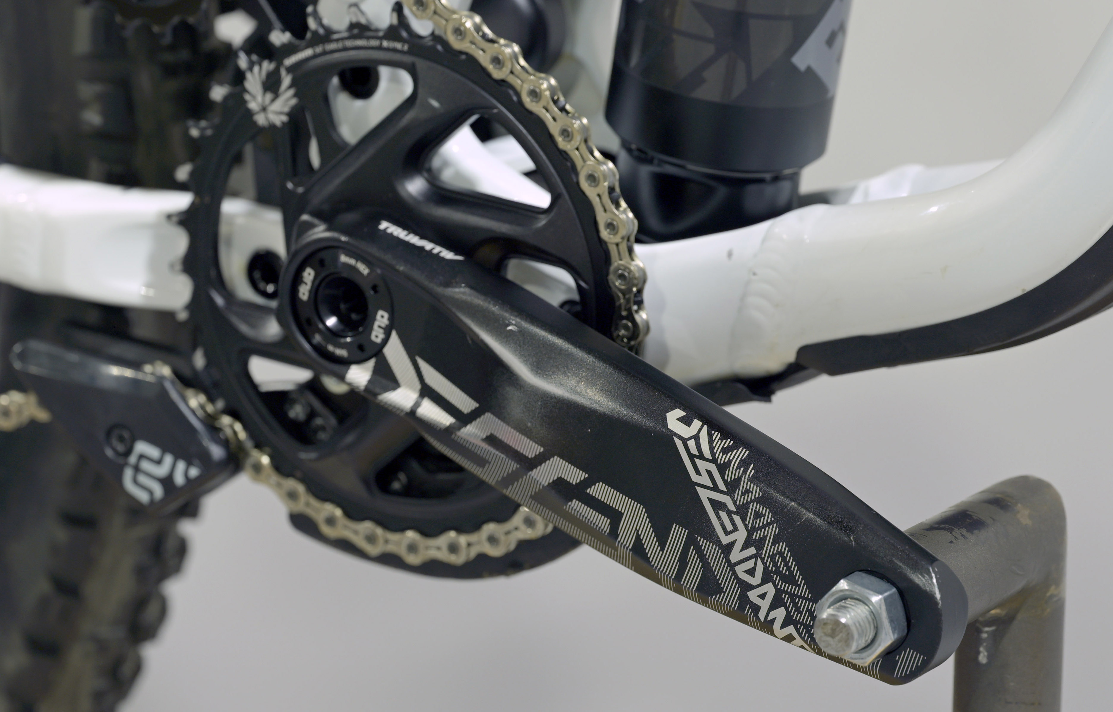 COMMENCAL SUPREME DH V5 SIGNATURE LTD PURE WHITE - L (23151003) image cover number large 6