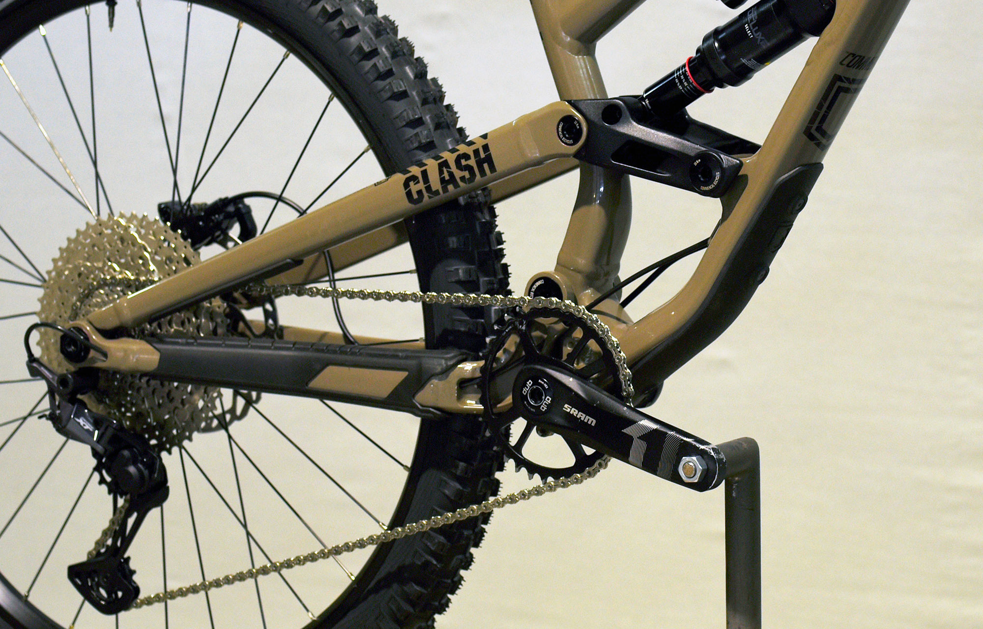 COMMENCAL CLASH JR DIRT MAXXIS - JR (21175200) image number null