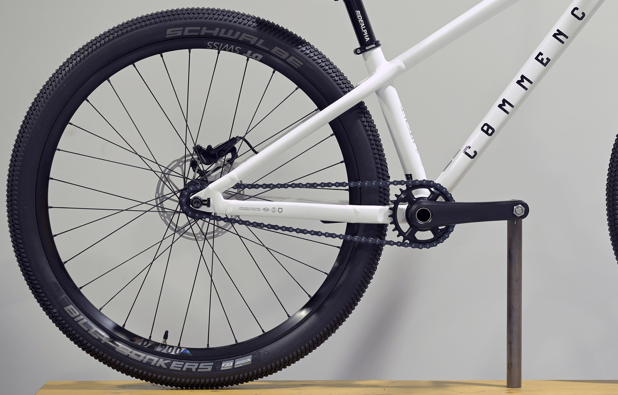 COMMENCAL ABSOLUT BOMBER PURE WHITE - M (25140302) image cover number large 0