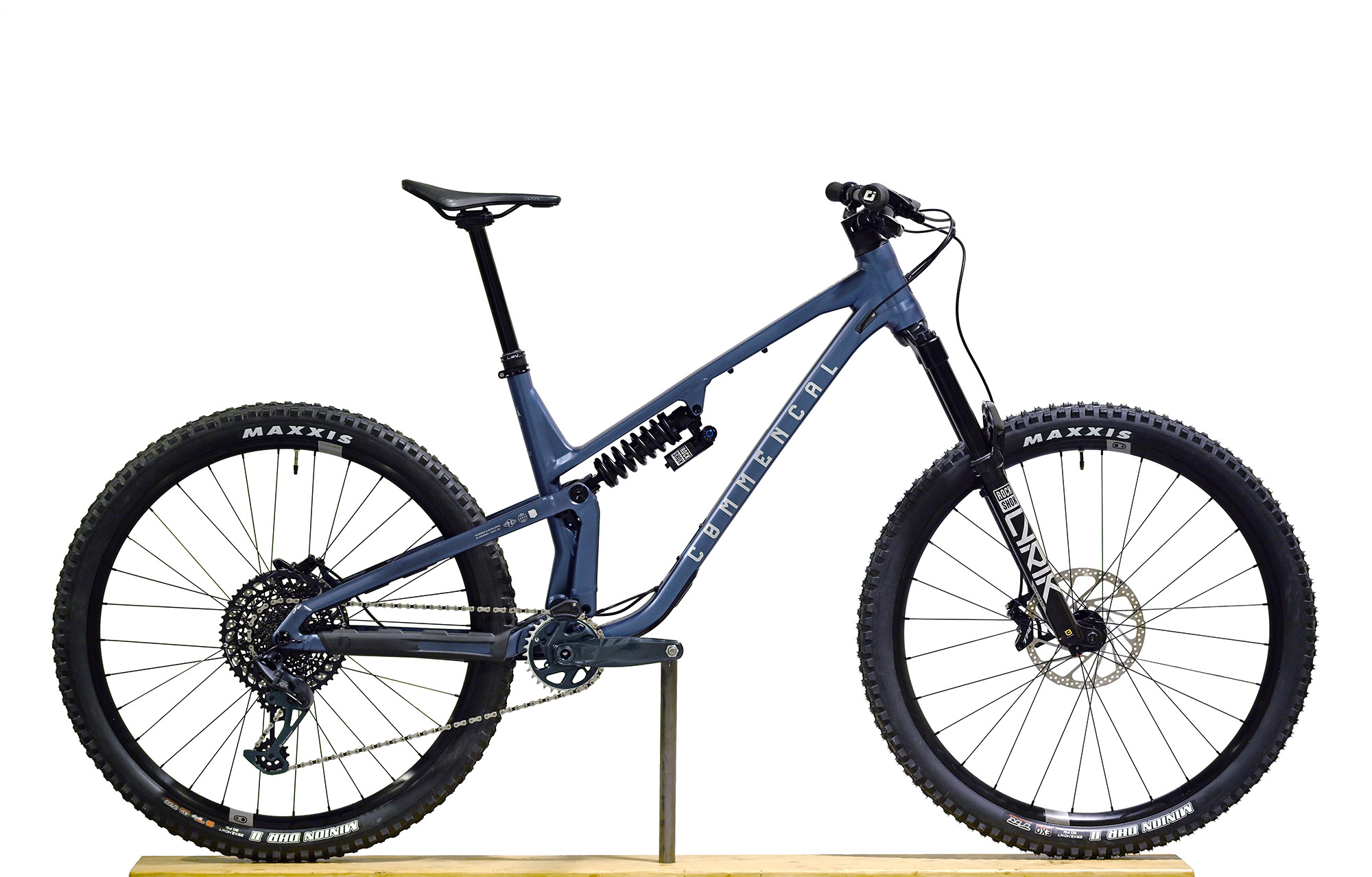 COMMENCAL META V5 RACE SPARKLY BLUE - XL (23121304) image number null