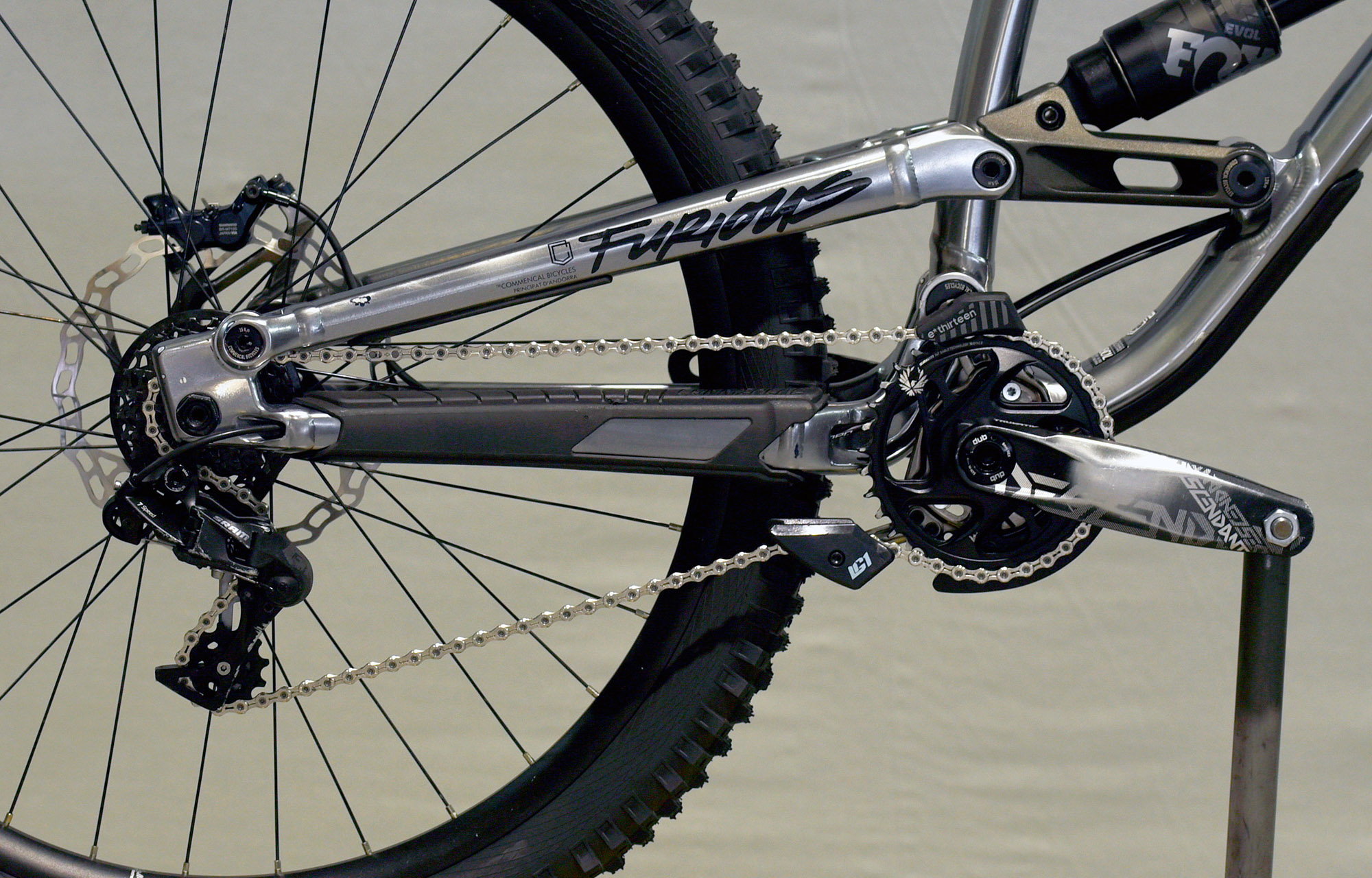 COMMENCAL FURIOUS ESSENTIAL GUN METAL- M (21151002) image number null
