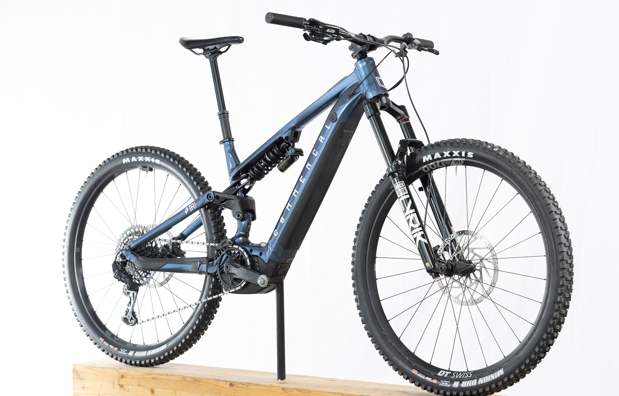 COMMENCAL META POWER TR BOSCH RACE SPARKLY BLUE - M (22181402) 664km image cover number large 0