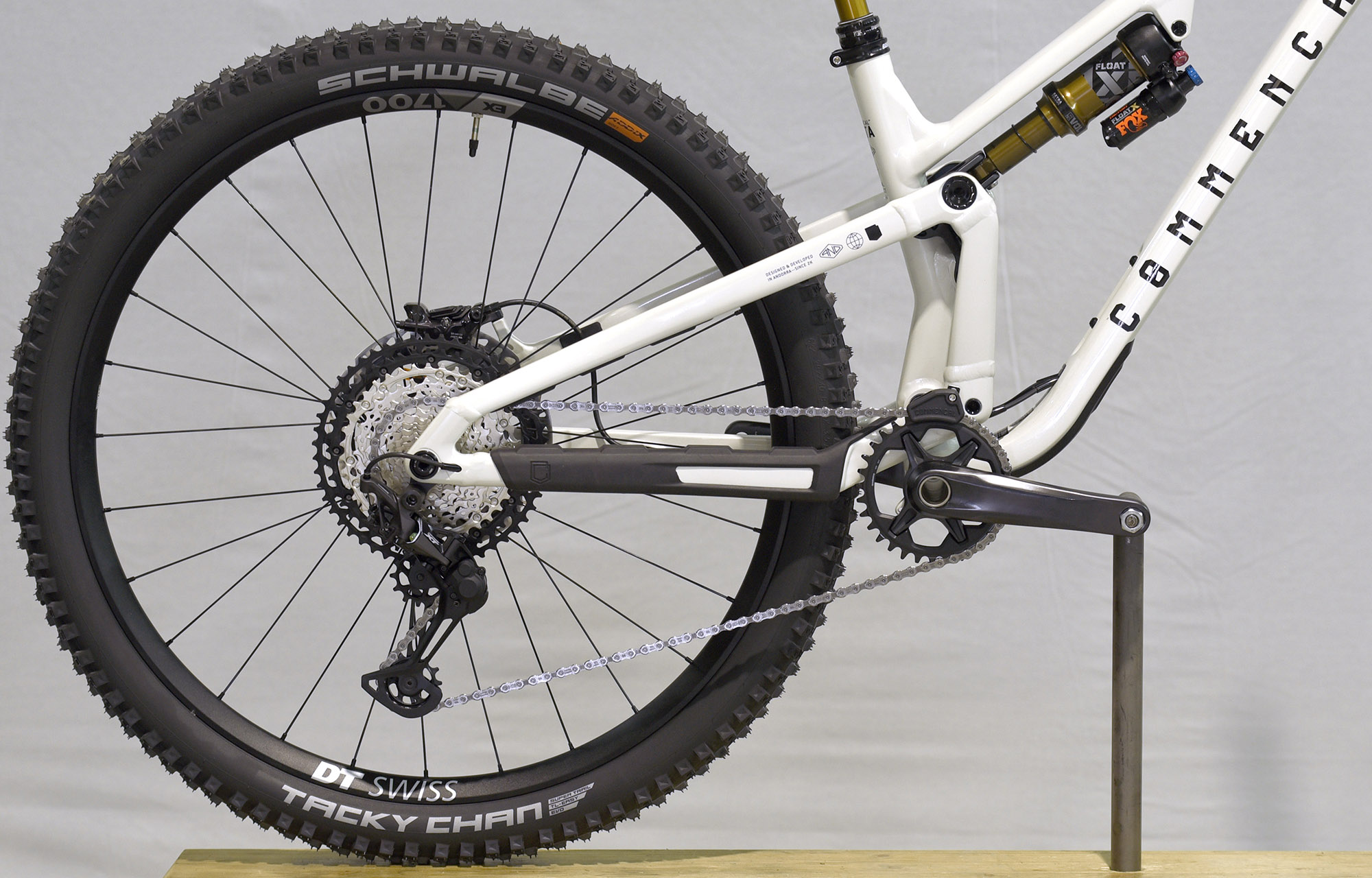 COMMENCAL META V5 SIGNATURE CLEAR SILVER - S (23121001) image number null