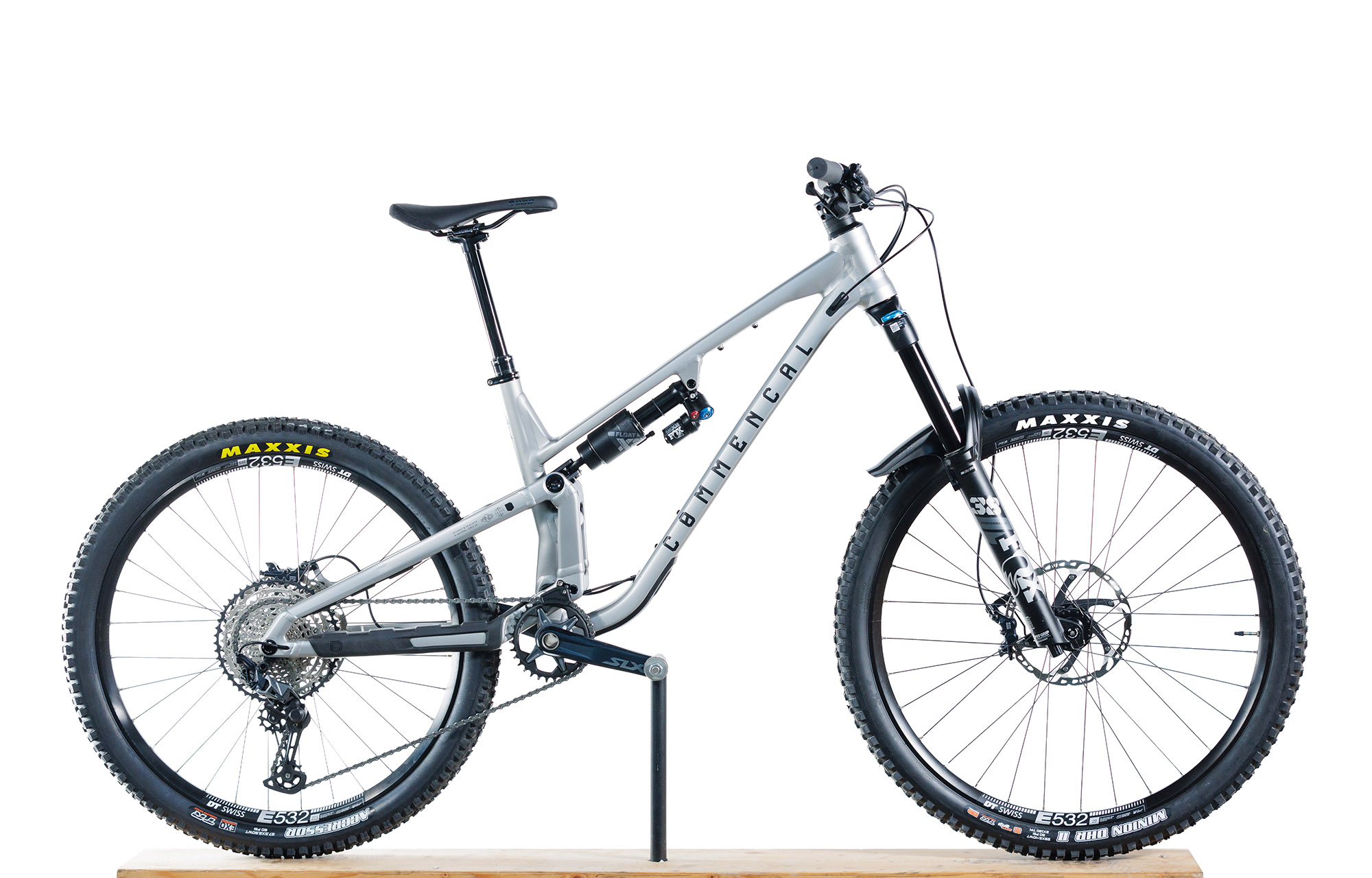 COMMENCAL META SX V5 ESSENTIAL SILVER - M (23131502) image number null