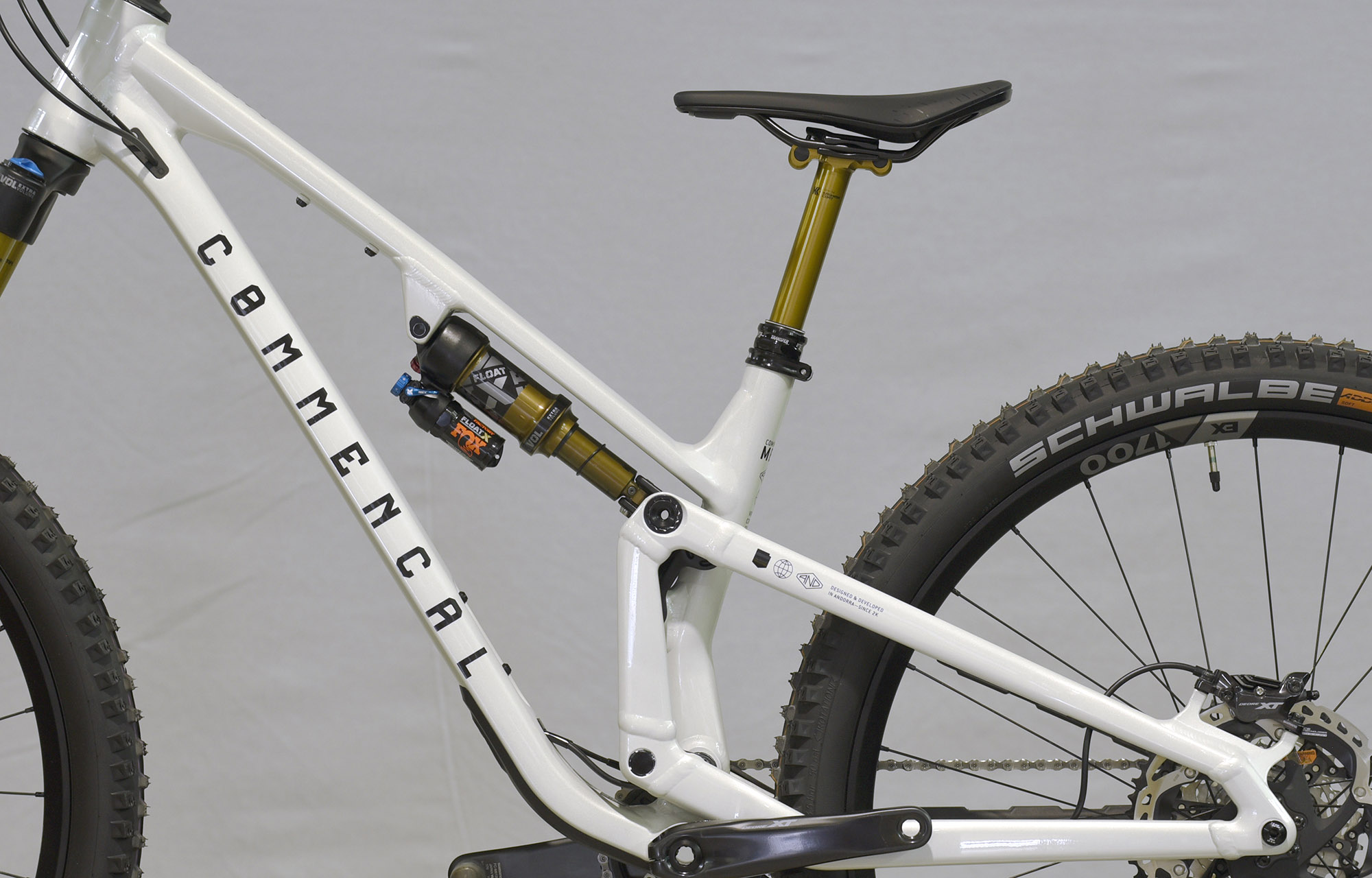 COMMENCAL META V5 SIGNATURE CLEAR SILVER - S (23121001) image number null