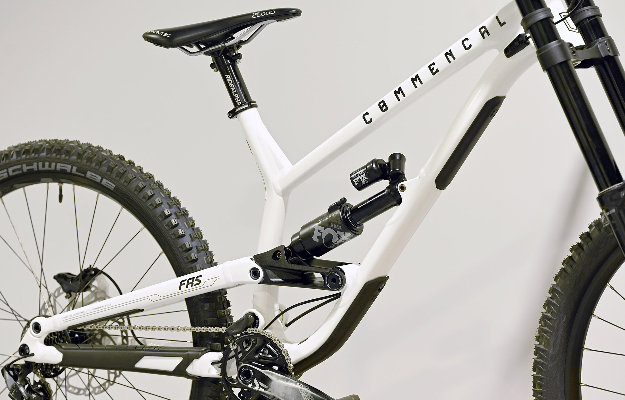 COMMENCAL FRS ESSENTIAL PURE WHITE - L (21151003) image number null