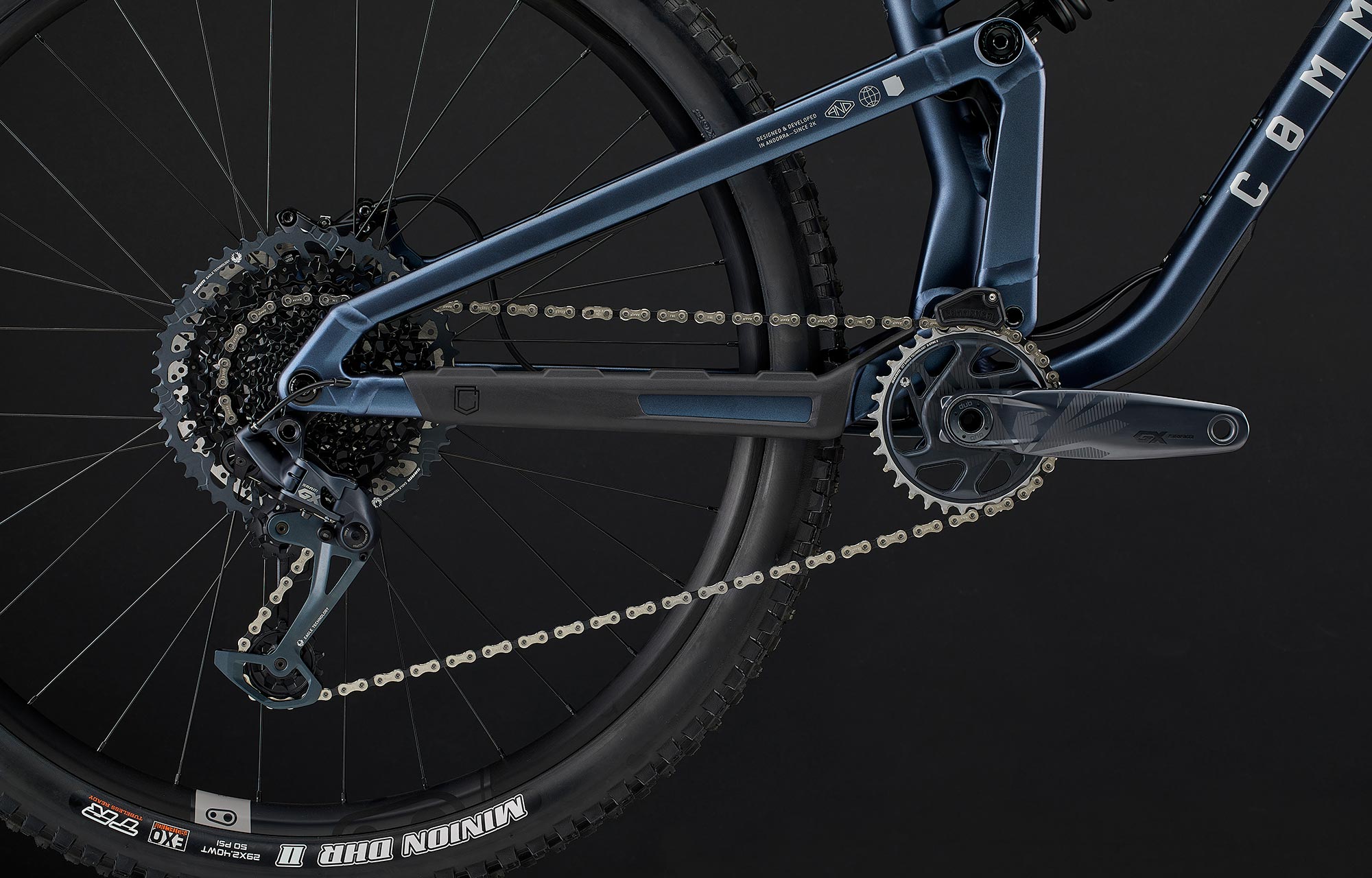 COMMENCAL META V5 RACE SPARKLY BLUE image number null