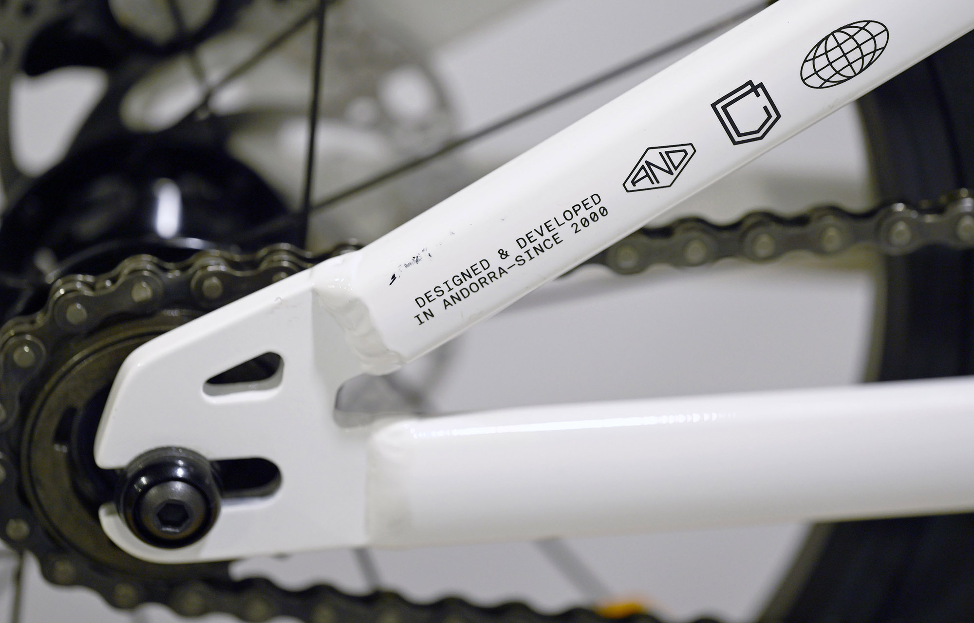 COMMENCAL RAMONES 16 WHITE - (25171500) image cover number large 3