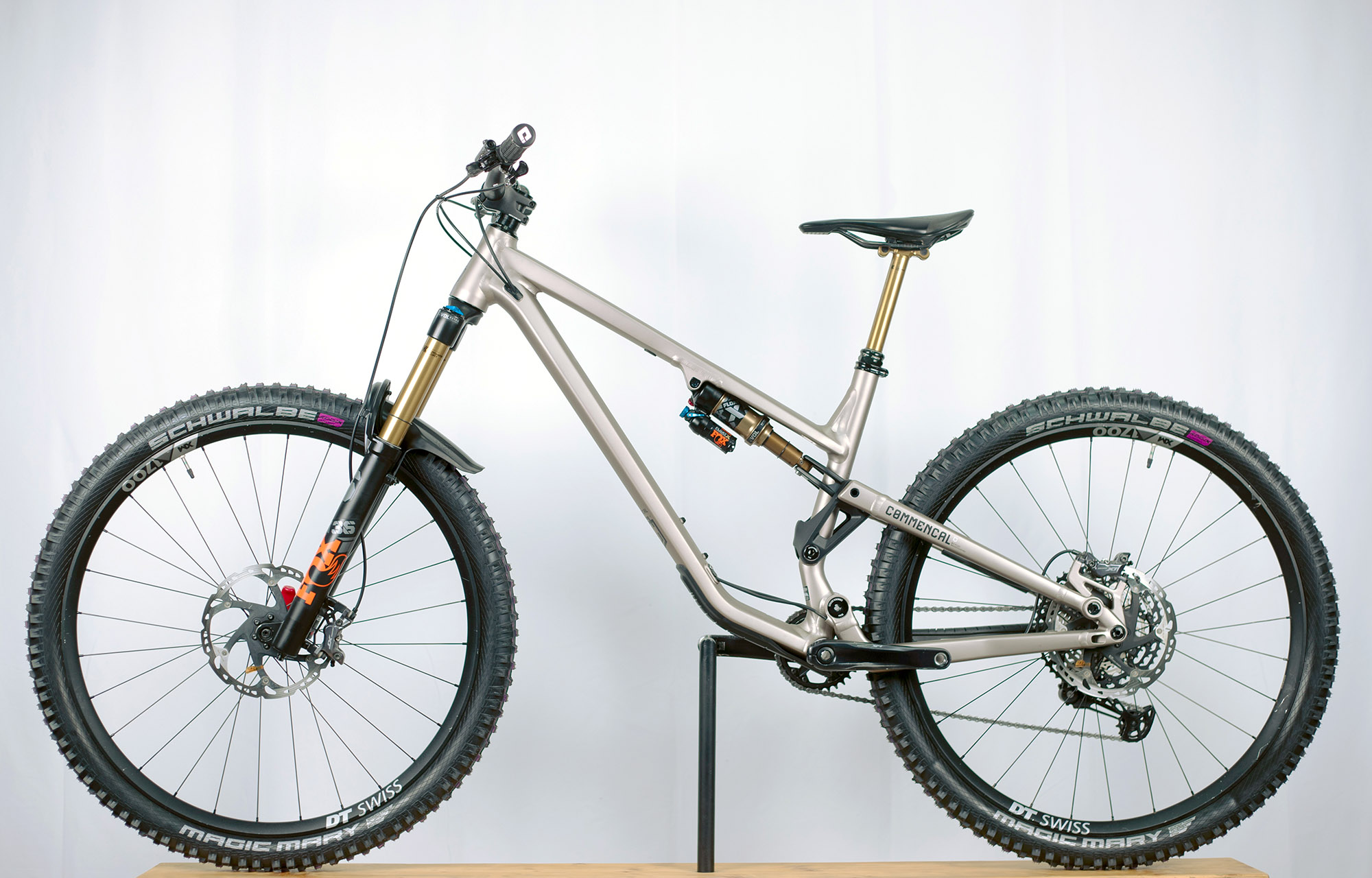 COMMENCAL META TR V4 SIGNATURE CHAMPAGNE - L (22120503) image cover number large 2