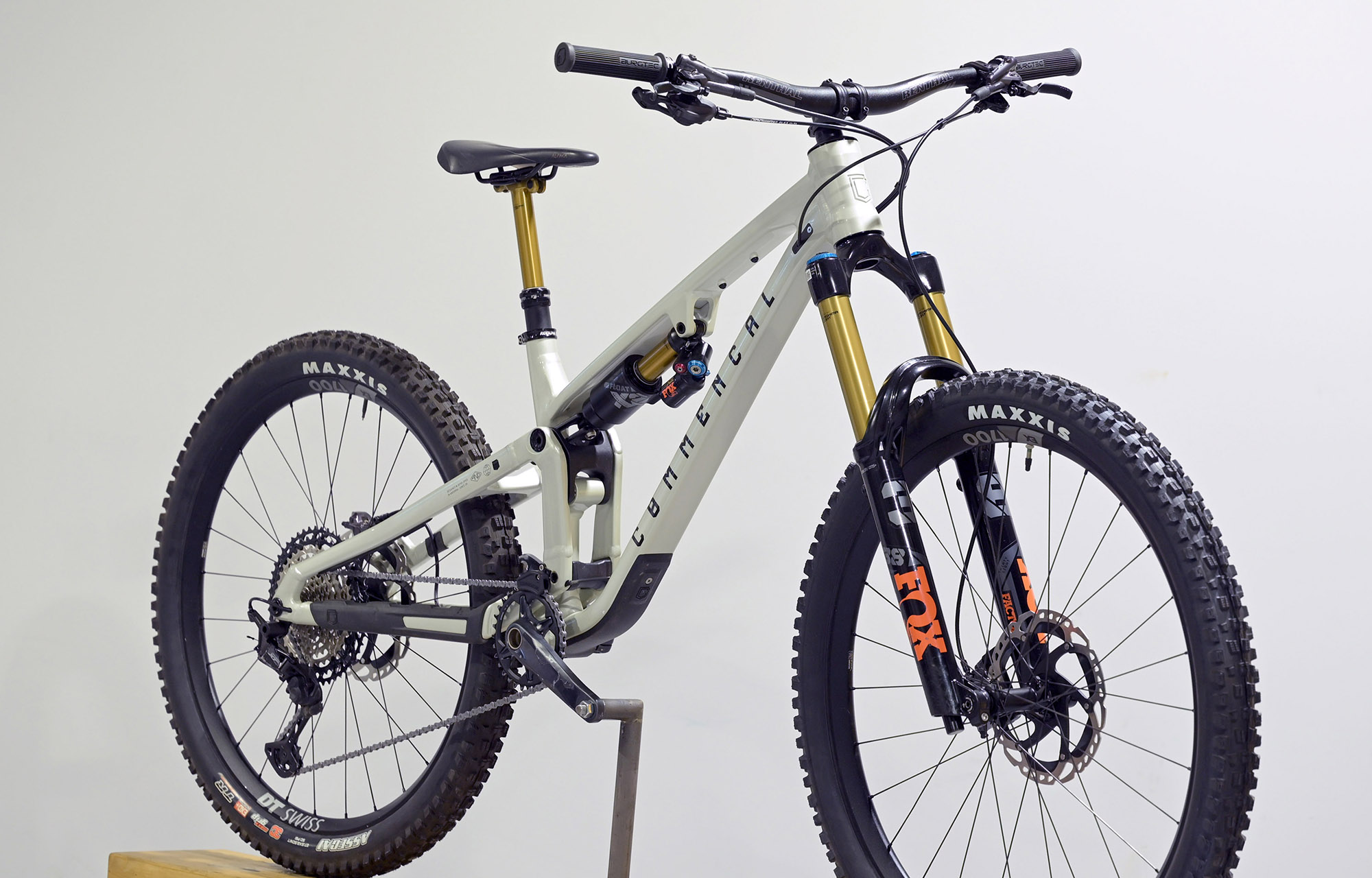 COMMENCAL META SX V5 SIGNATURE CLEAR SILVER - S (23131901) image cover number large 2