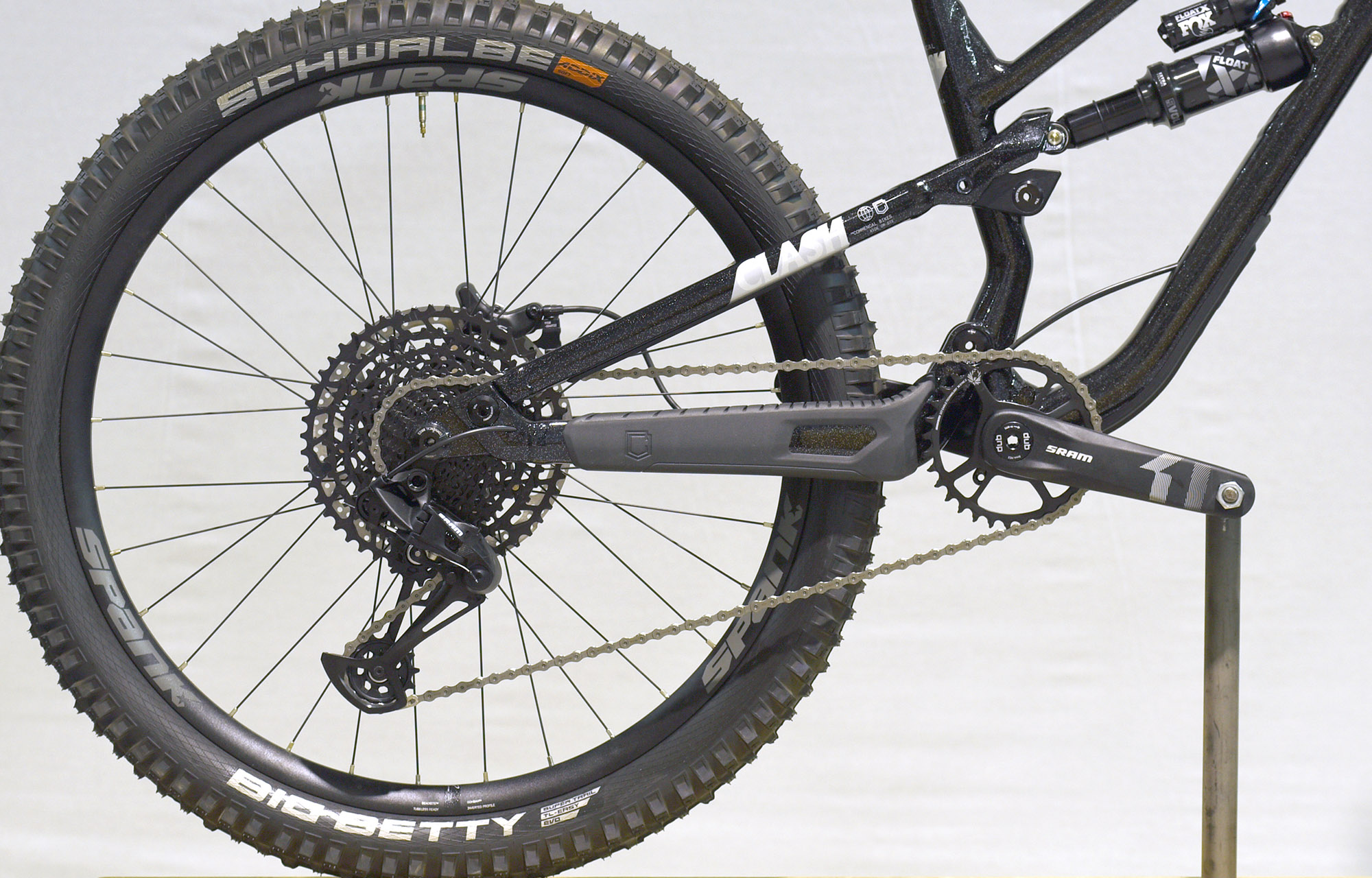 COMMENCAL CLASH XS GLITTERY BLACK - (23170800) image number null